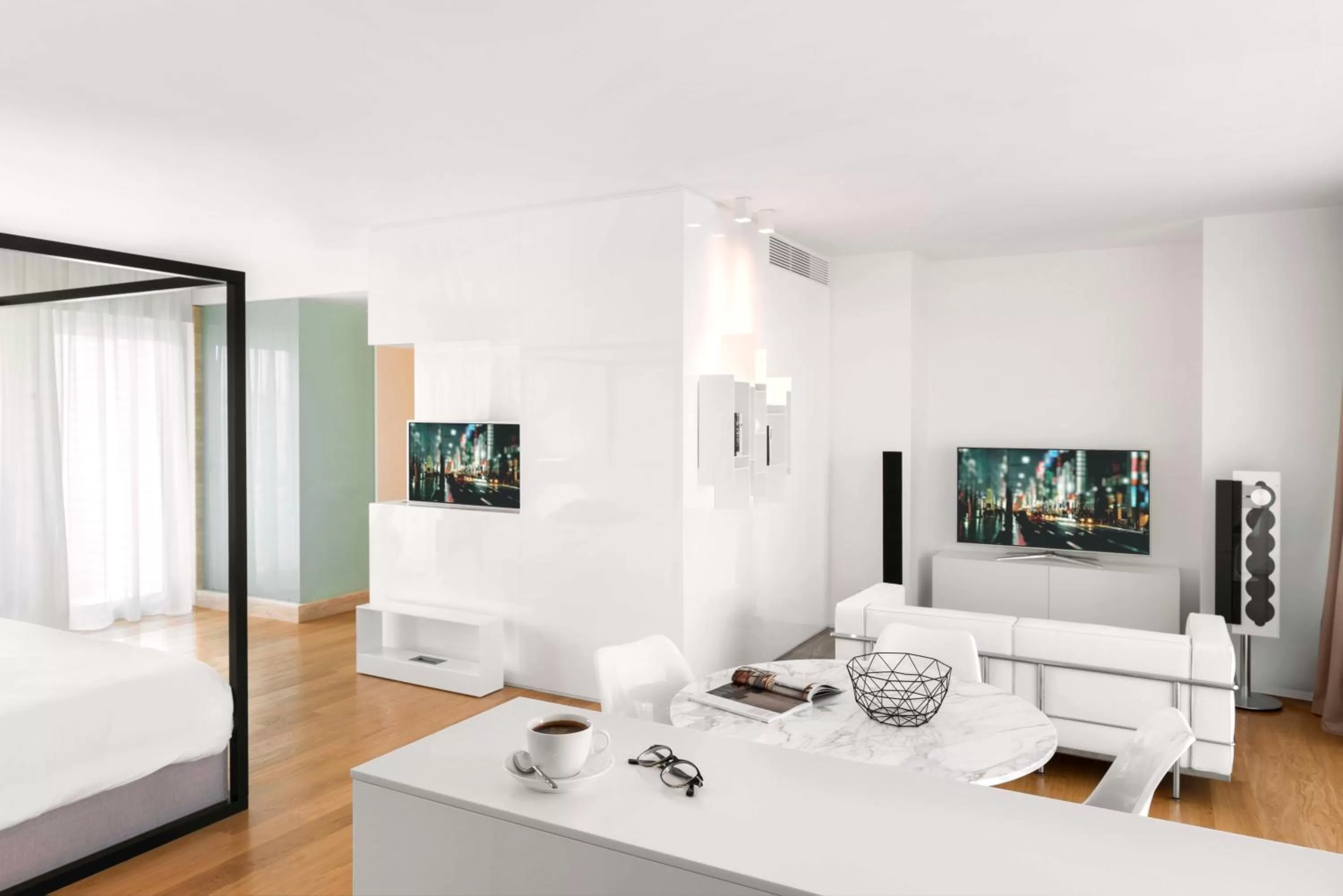 Communal lounge/ TV room, Bed in Dilman Luxury Stay