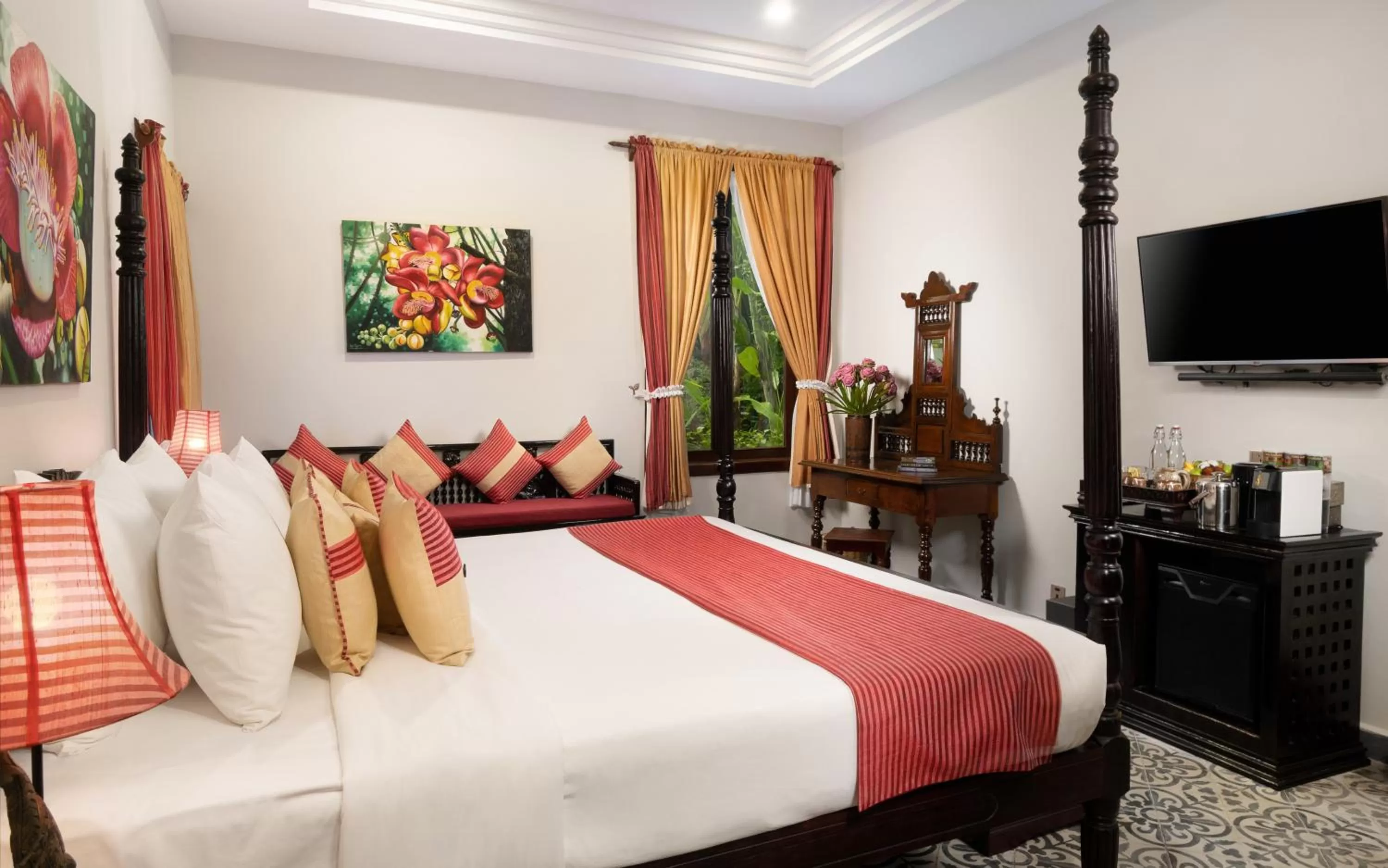 TV and multimedia in Mane Boutique Hotel & Spa