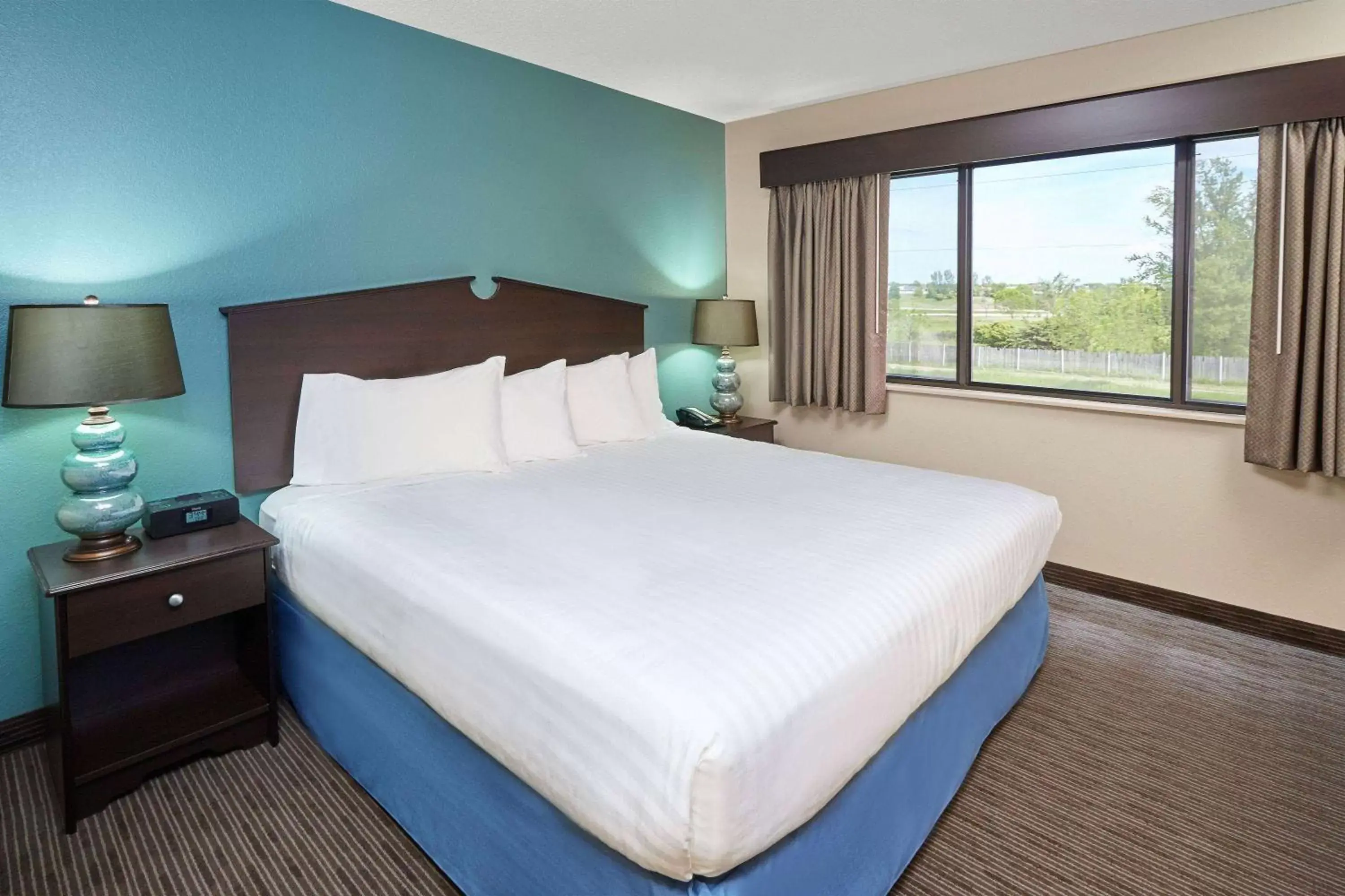 Photo of the whole room, Bed in AmericInn by Wyndham Green Bay East