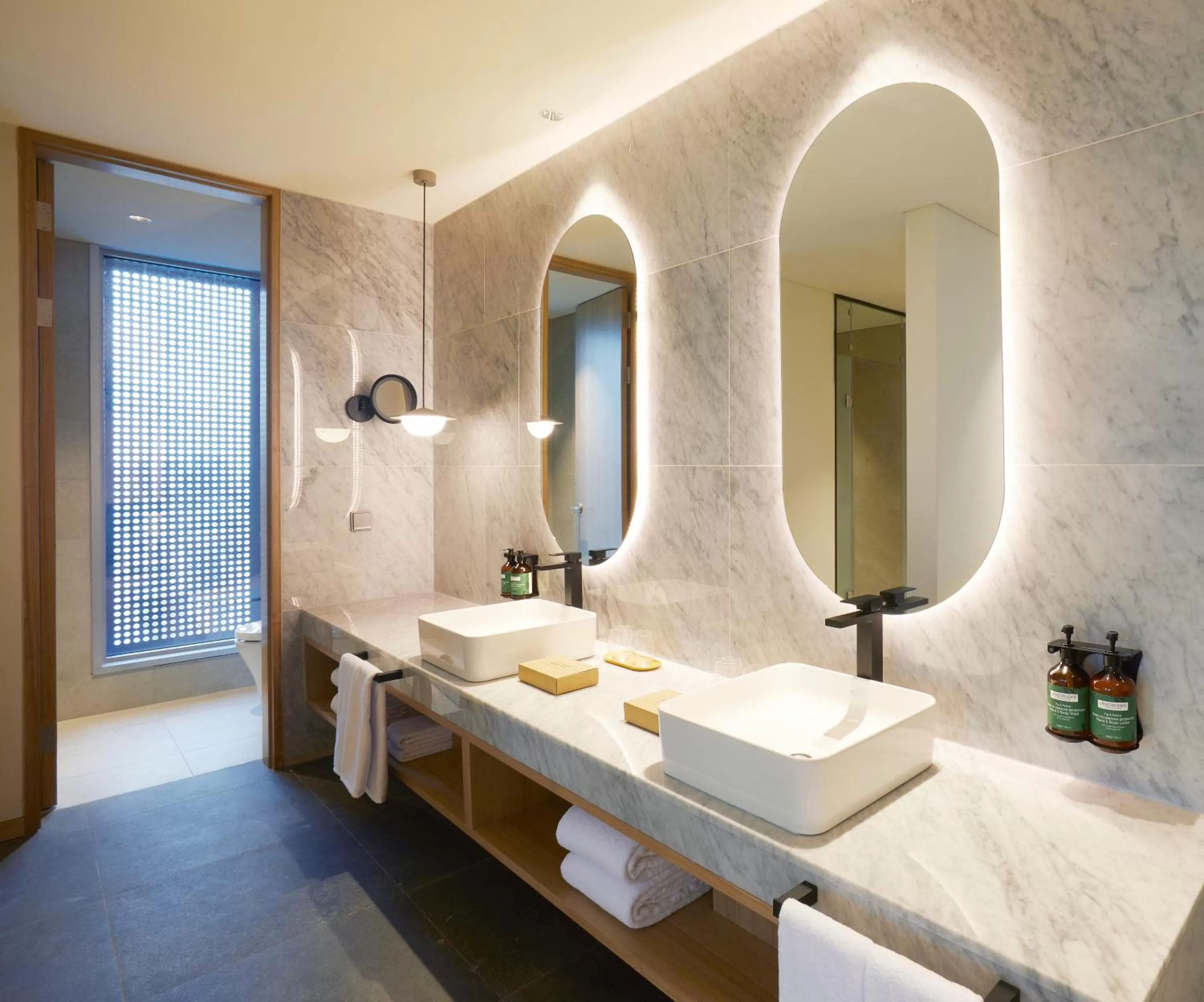 Bathroom in voco Seoul Gangnam by IHG