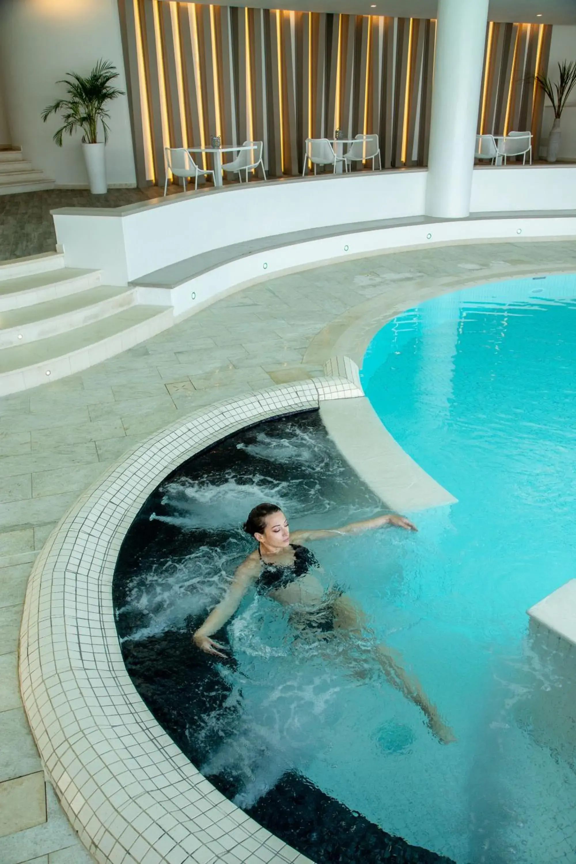 Hot Tub, Swimming Pool in El Faro Hotel & Spa