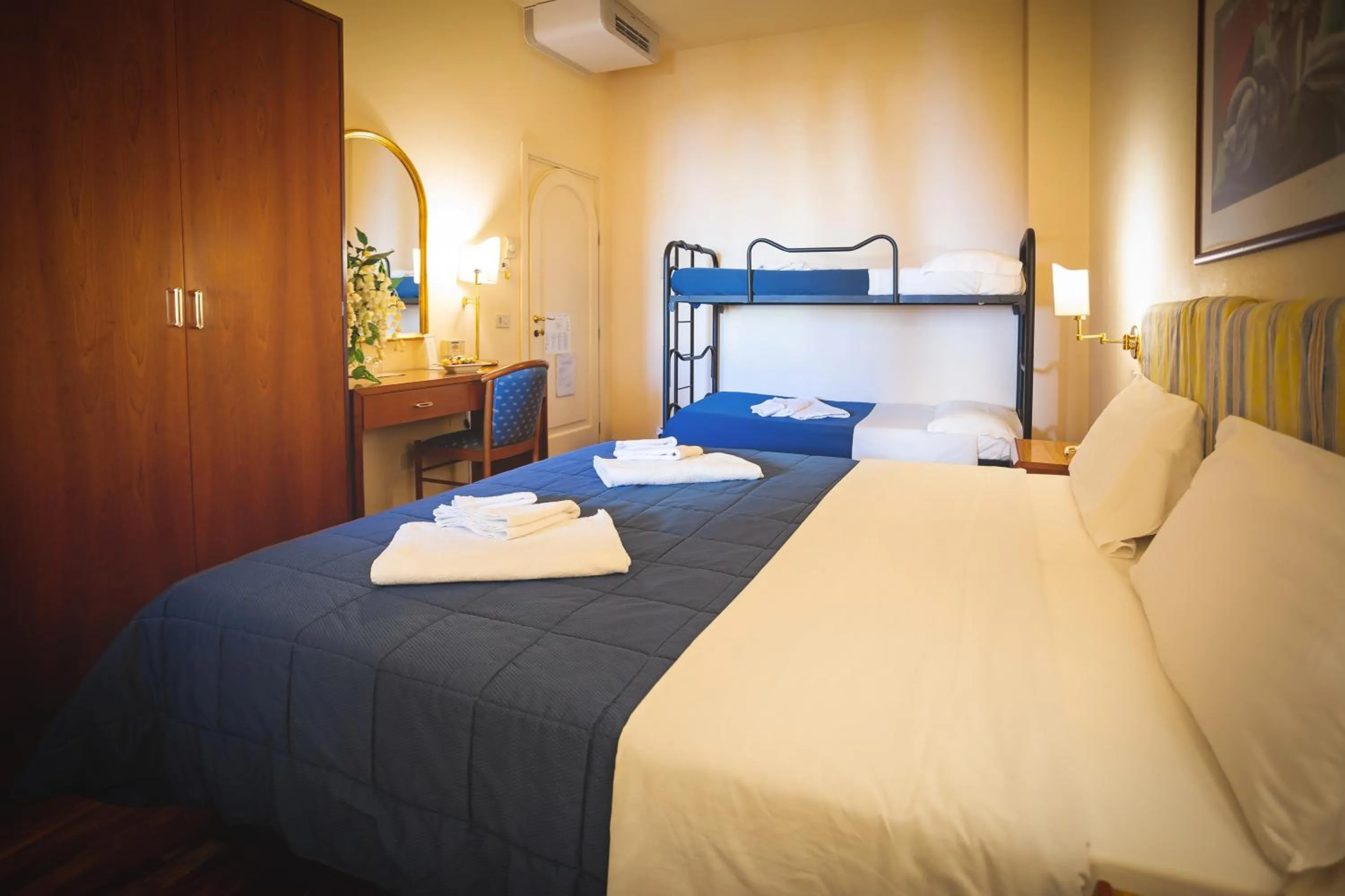 Photo of the whole room, Bed in Hotel Posta