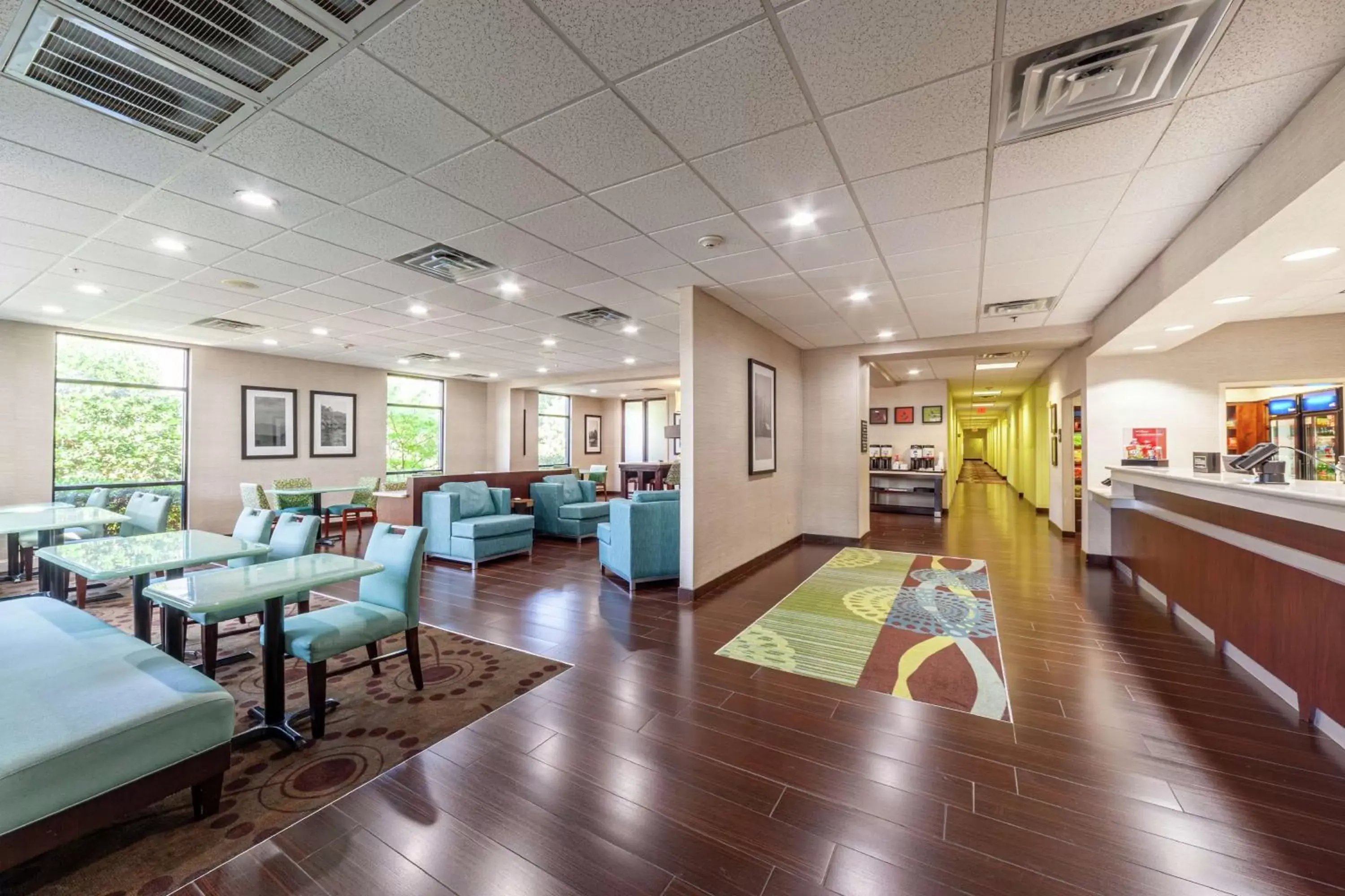 Lobby or reception in Hampton Inn Front Royal