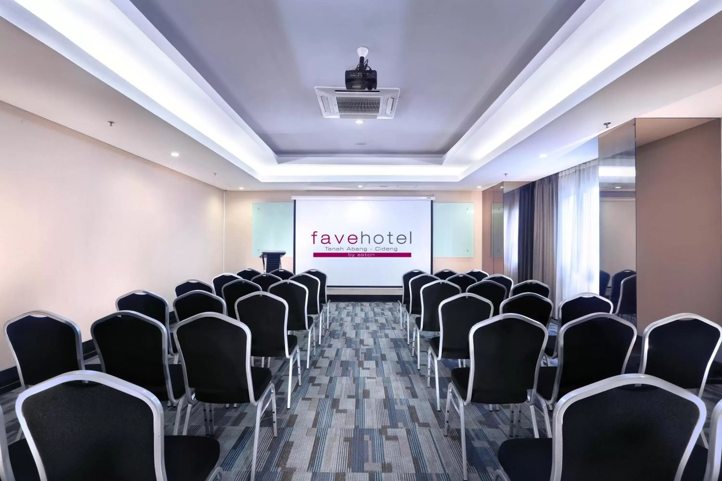 Meeting/conference room in favehotel Tanah Abang - Cideng
