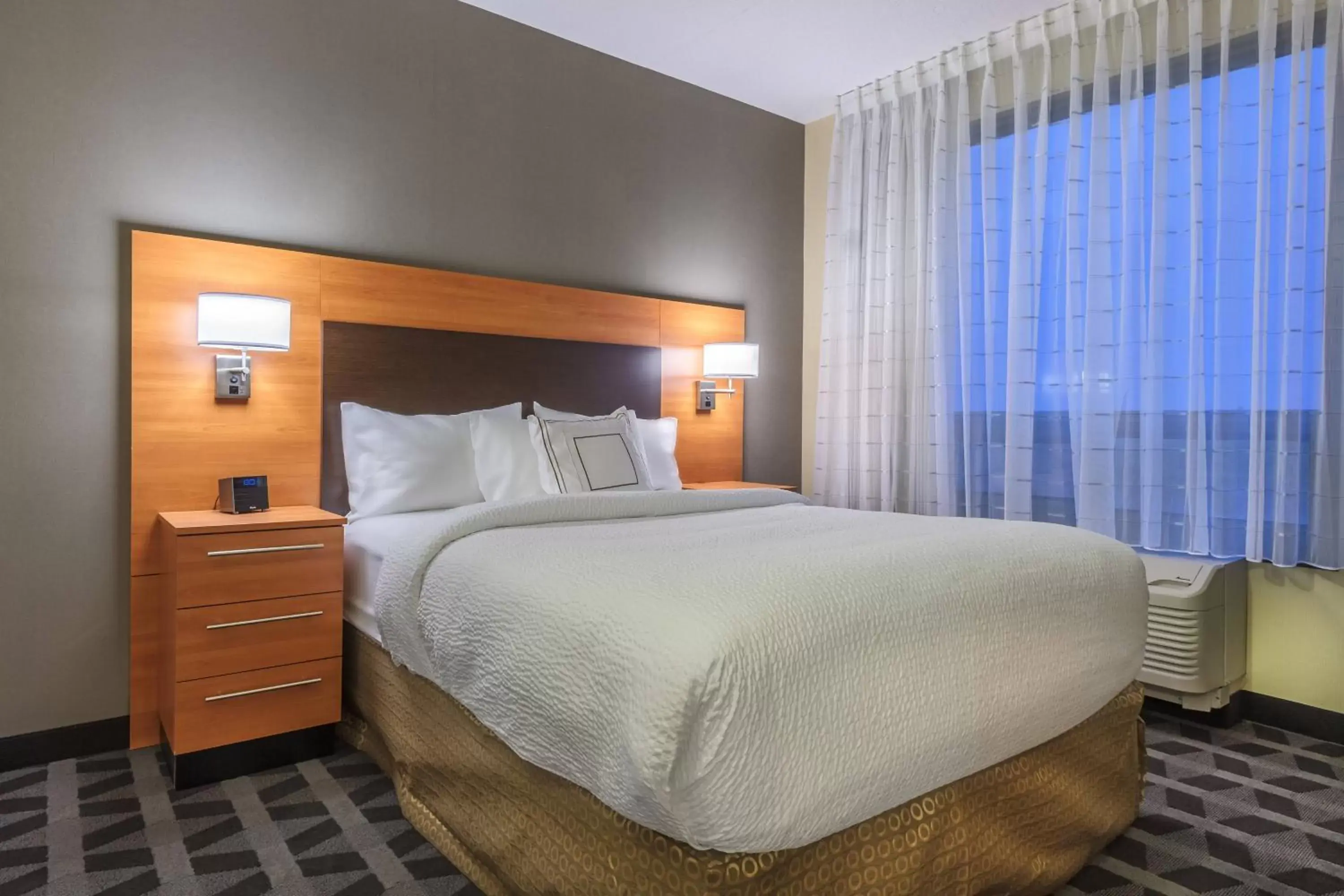 Bedroom, Bed in TownePlace Suites by Marriott Belleville