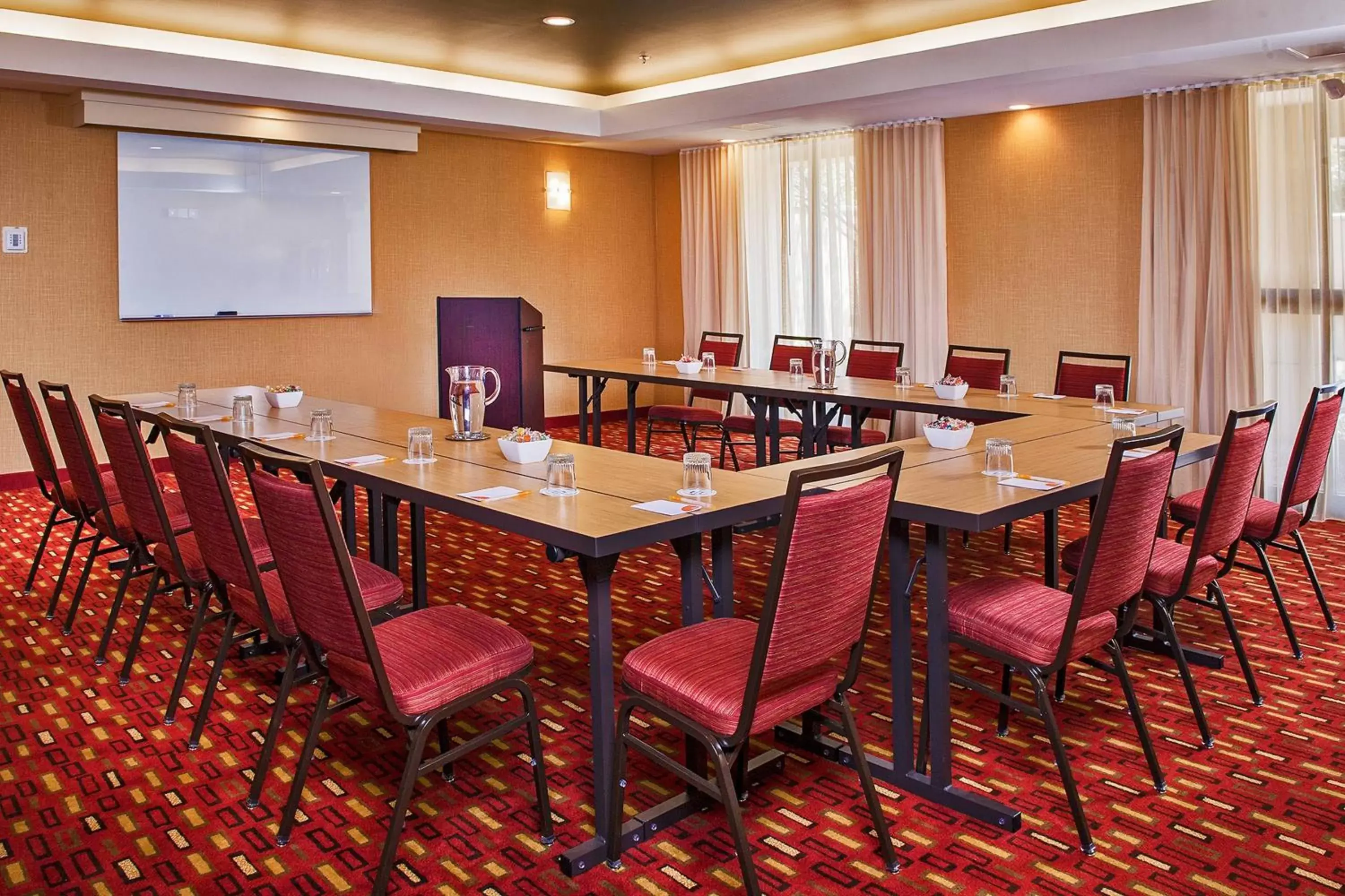 Meeting/conference room in Courtyard by Marriott North Charleston Airport Coliseum