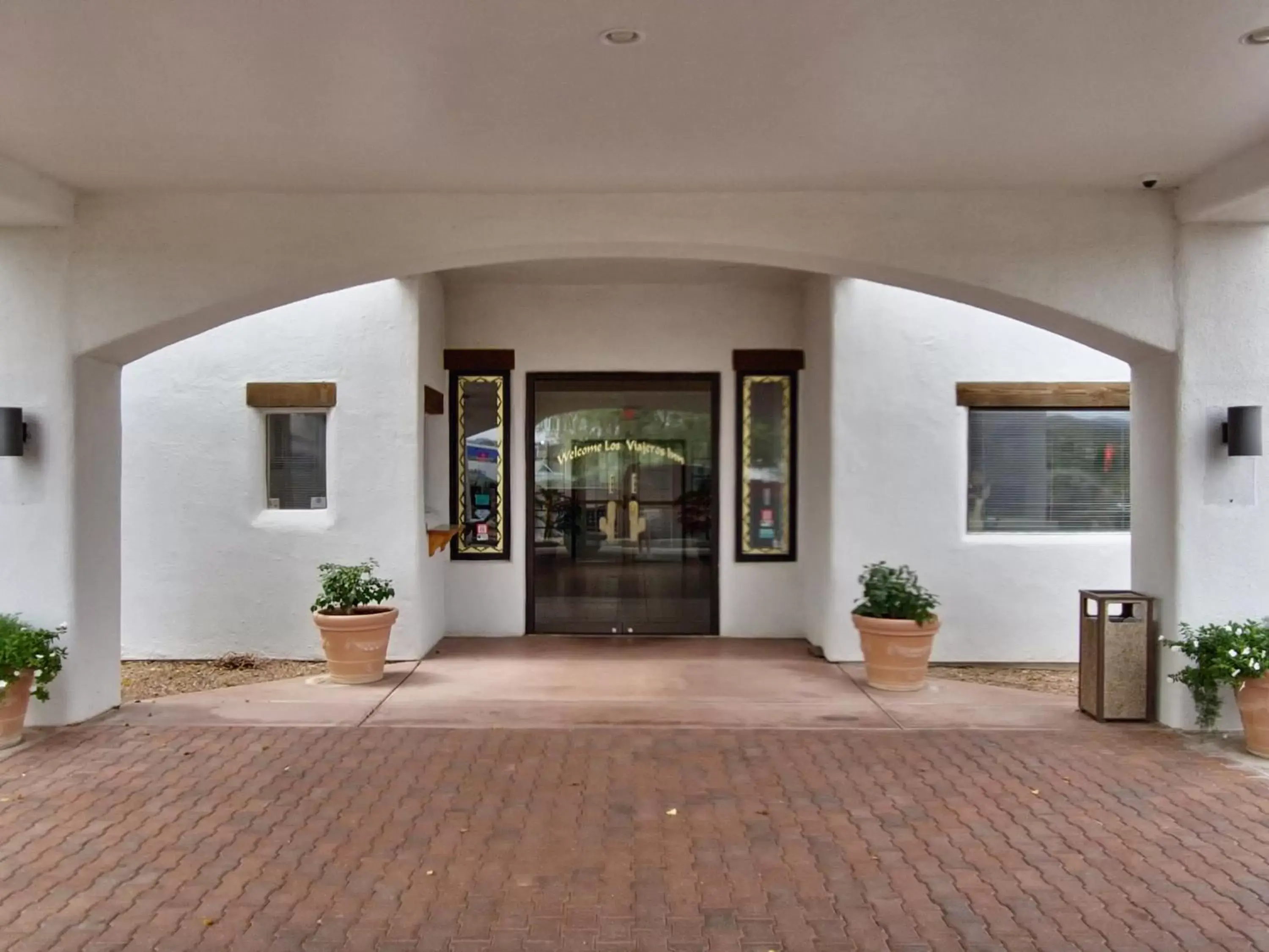 Property building in Los Viajeros Inn Property building in Los Viajeros Inn