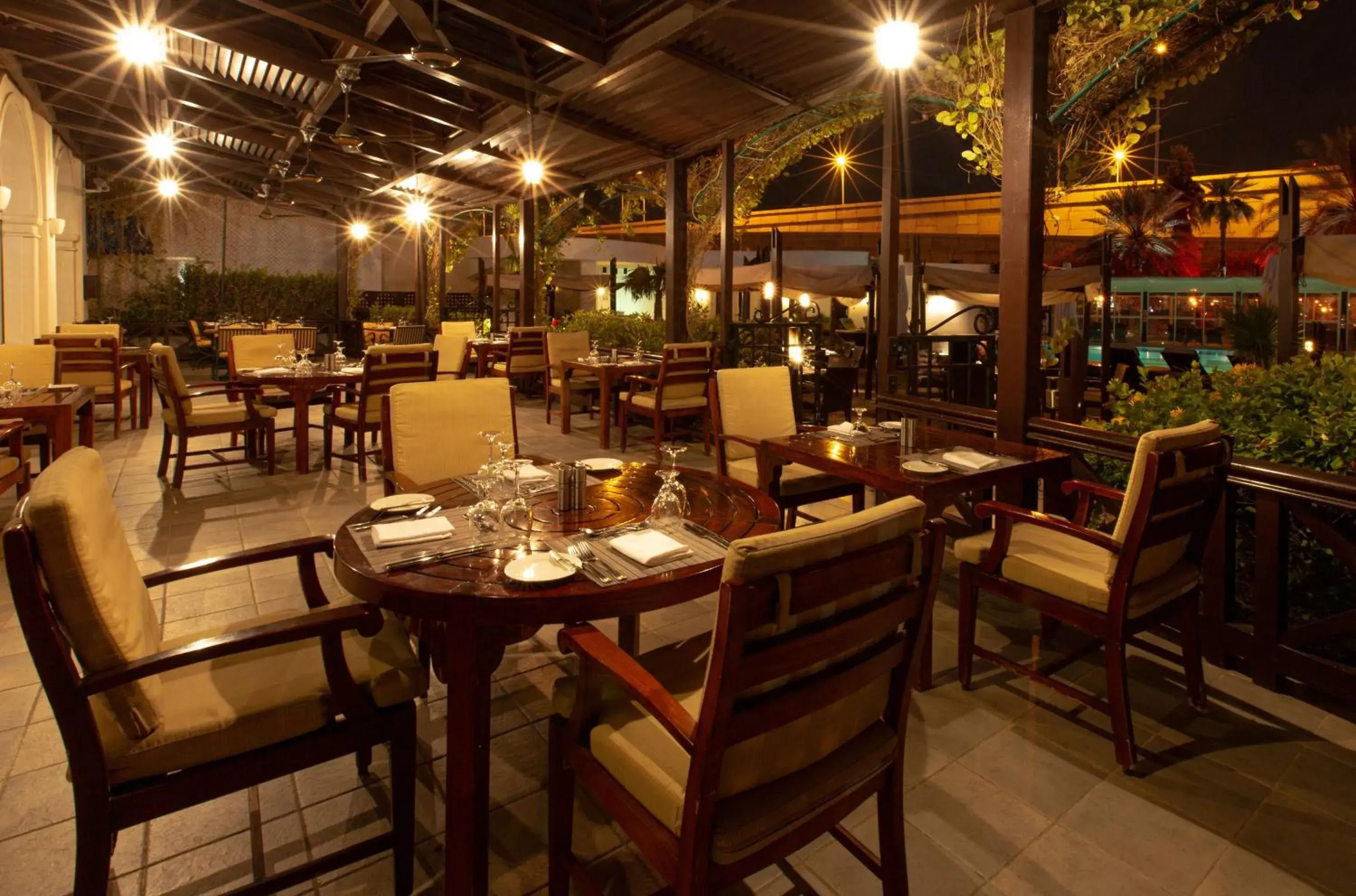 Patio, Restaurant/Places to Eat in Radisson Blu Hotel, Muscat