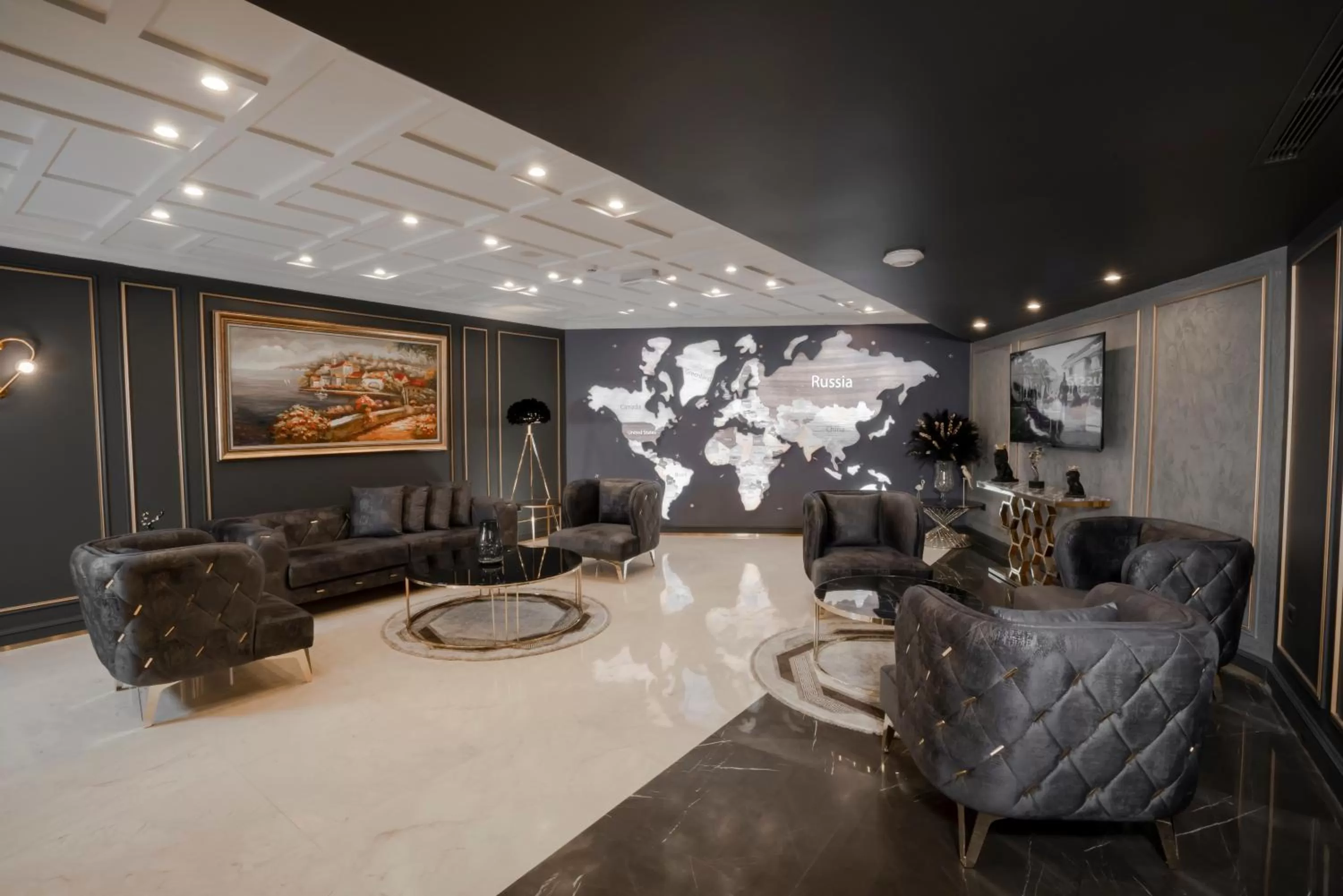 Communal lounge/ TV room in Nishan Hotel