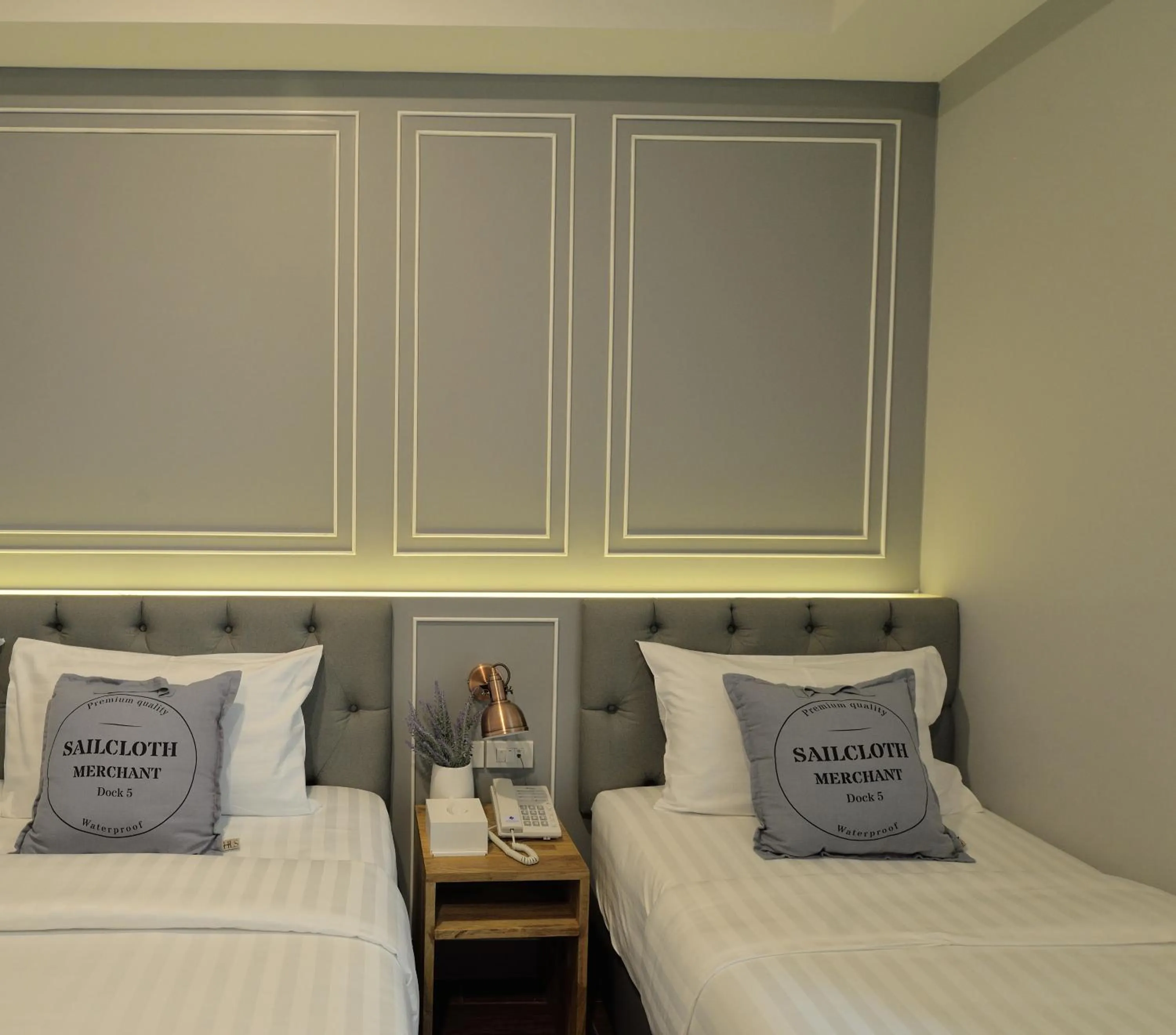 Photo of the whole room, Bed in De Lavender Bangkok Hotel