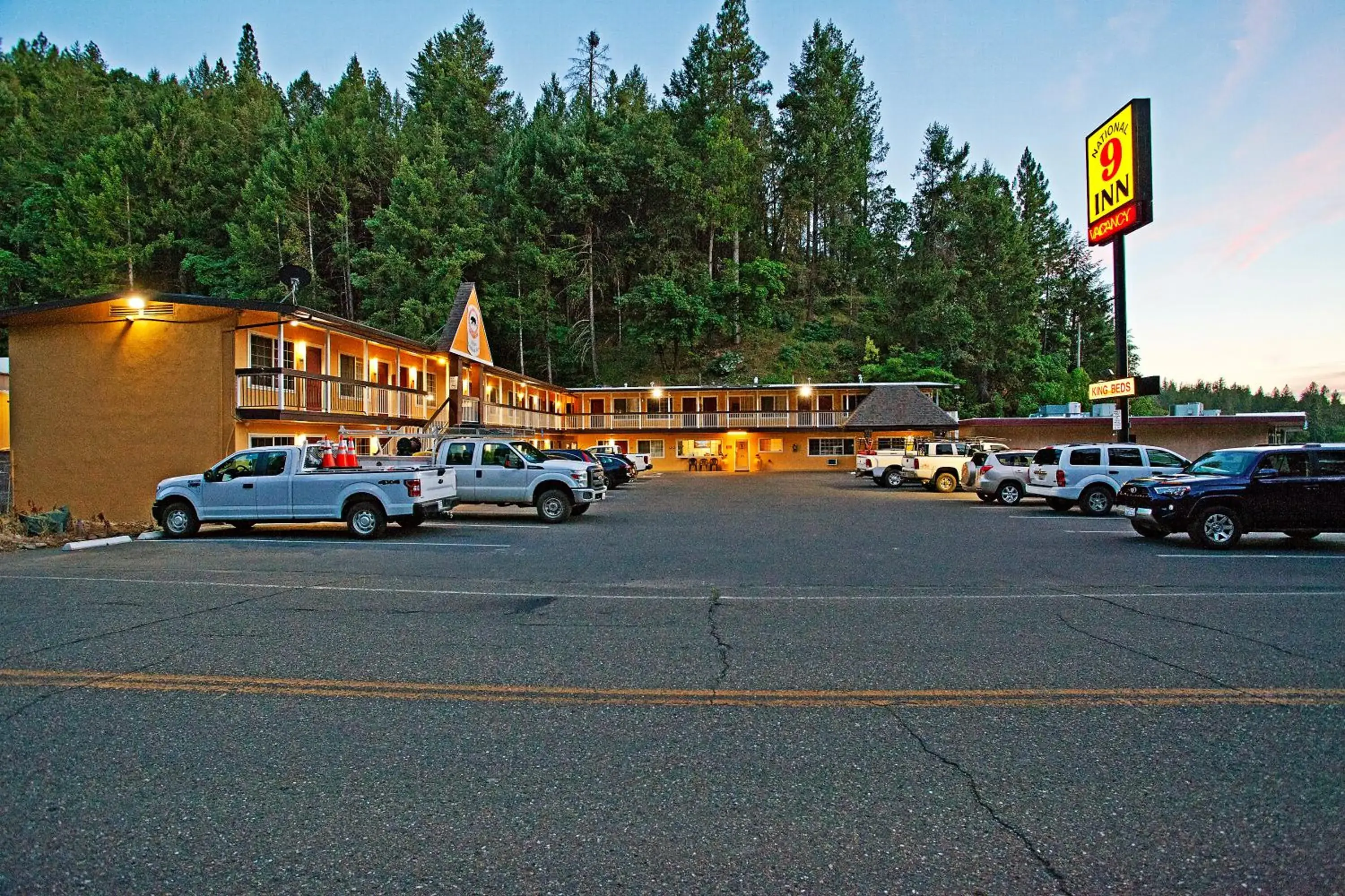 Property Building in National 9 Inn - Placerville