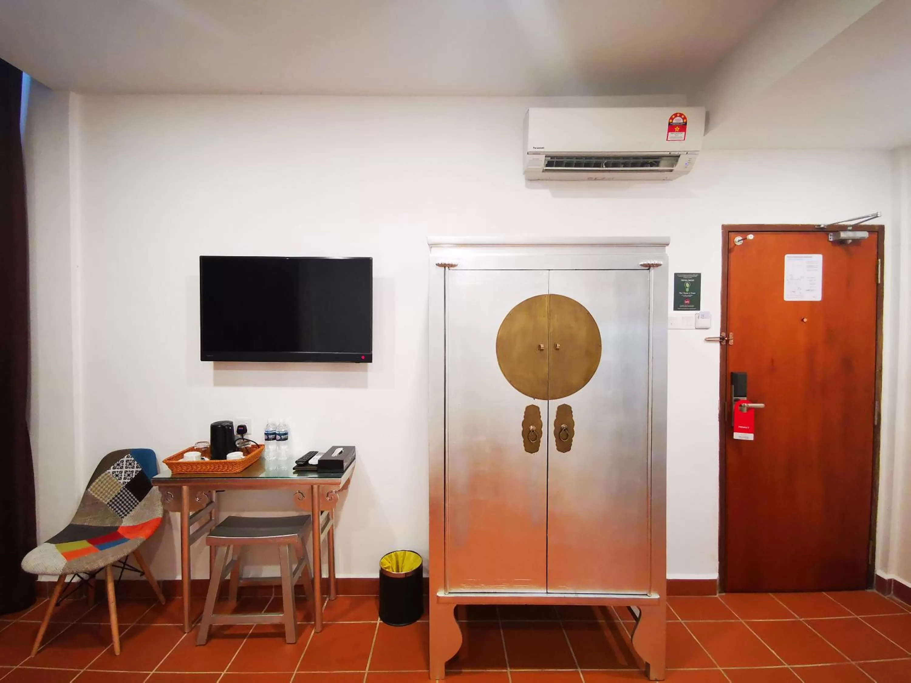 TV and multimedia in Mclane Boutique Hotel