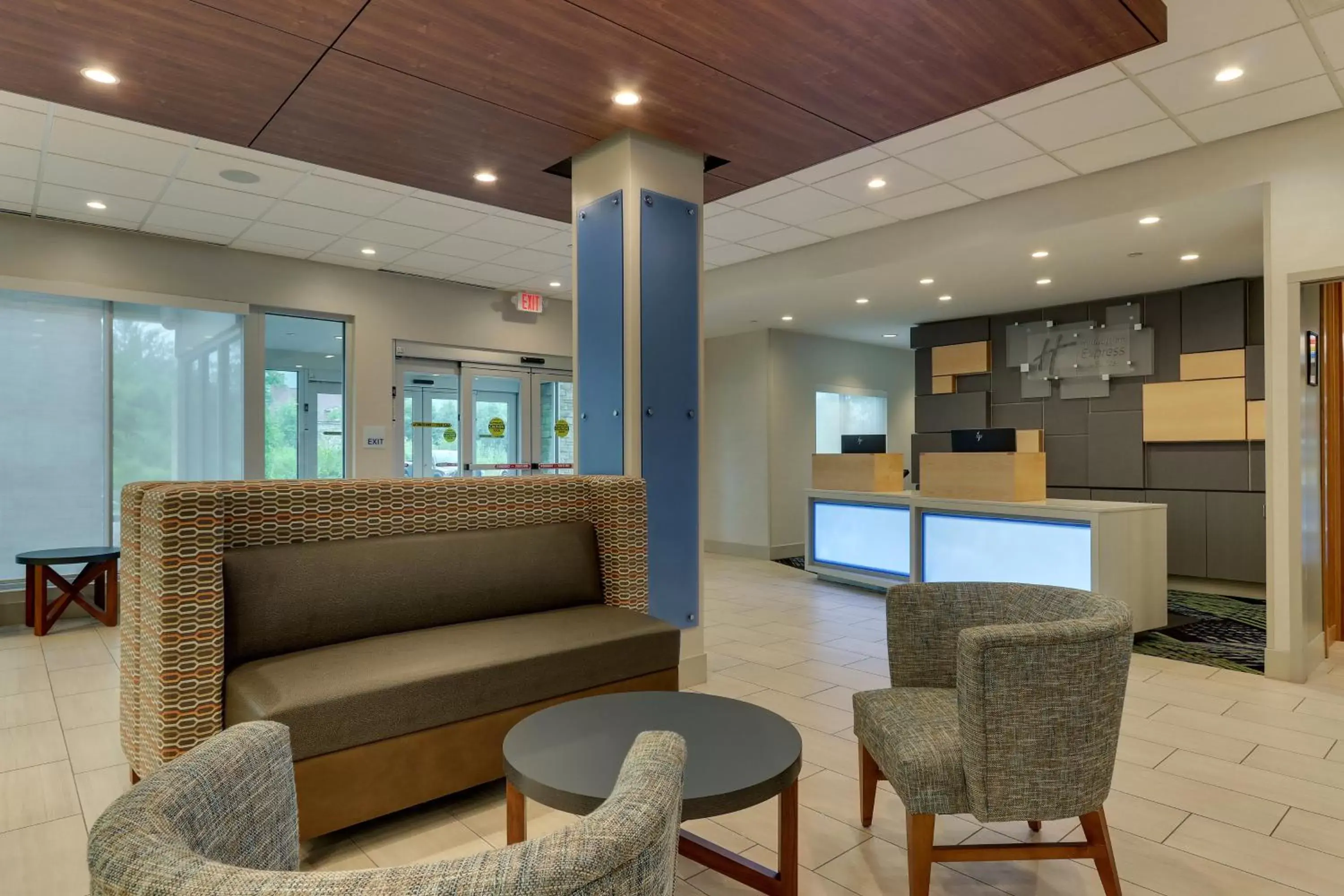 Property building, Lobby/Reception in Holiday Inn Express & Suites - Saugerties - Hudson Valley, an IHG Hotel