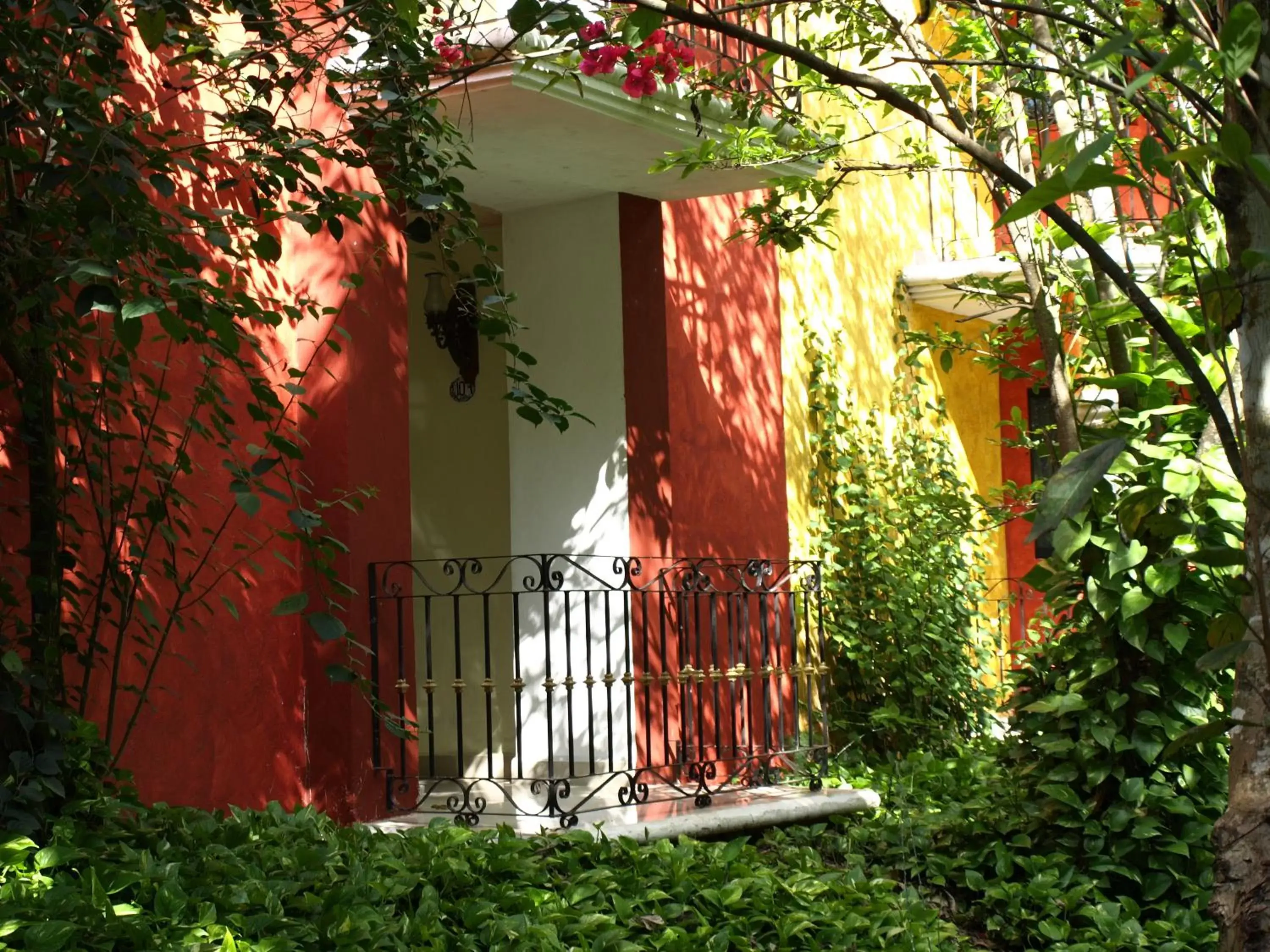 Facade/entrance, Property Building in Ecotel Quinta Regia