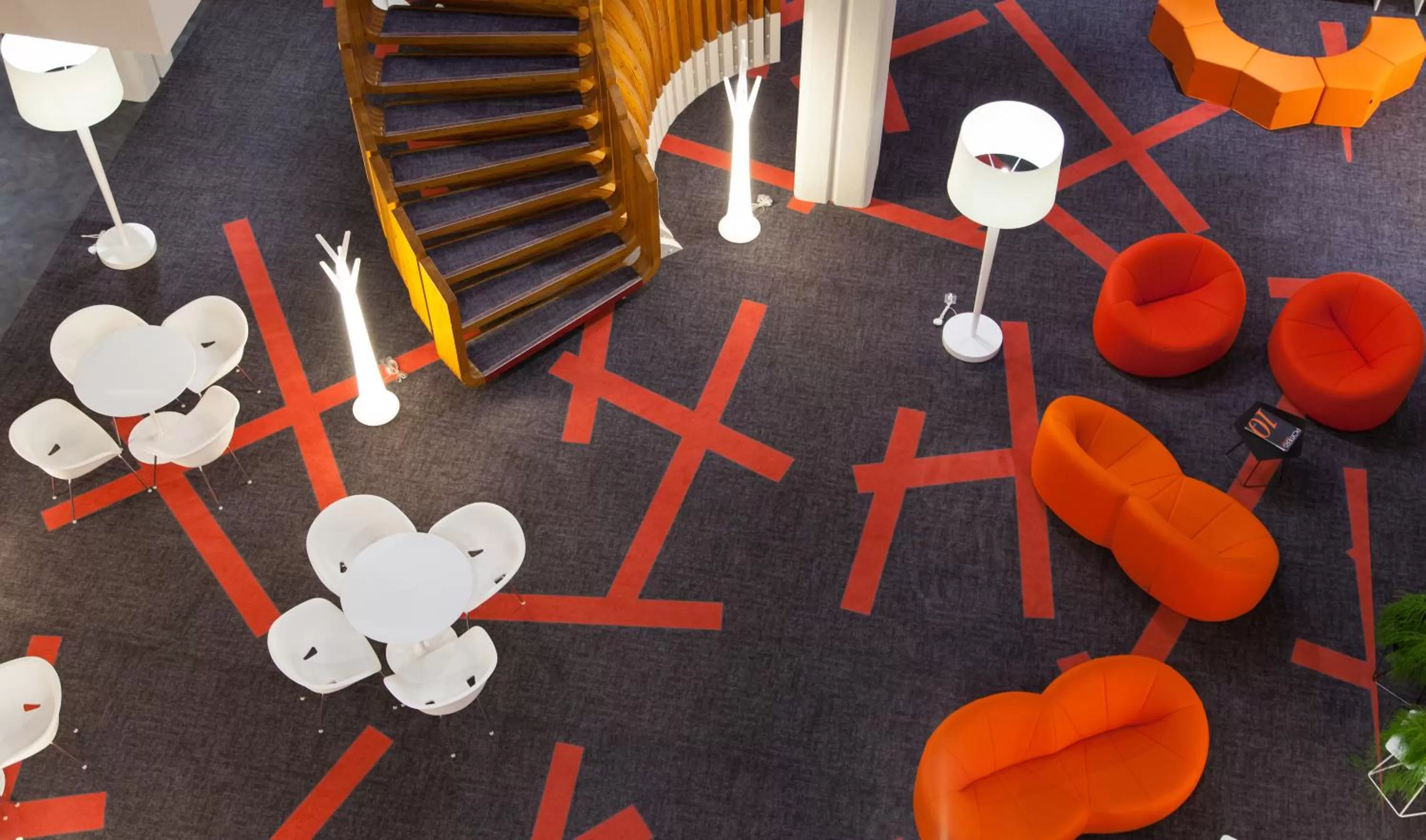 Communal lounge/ TV room in ibis Styles Poitiers Centre