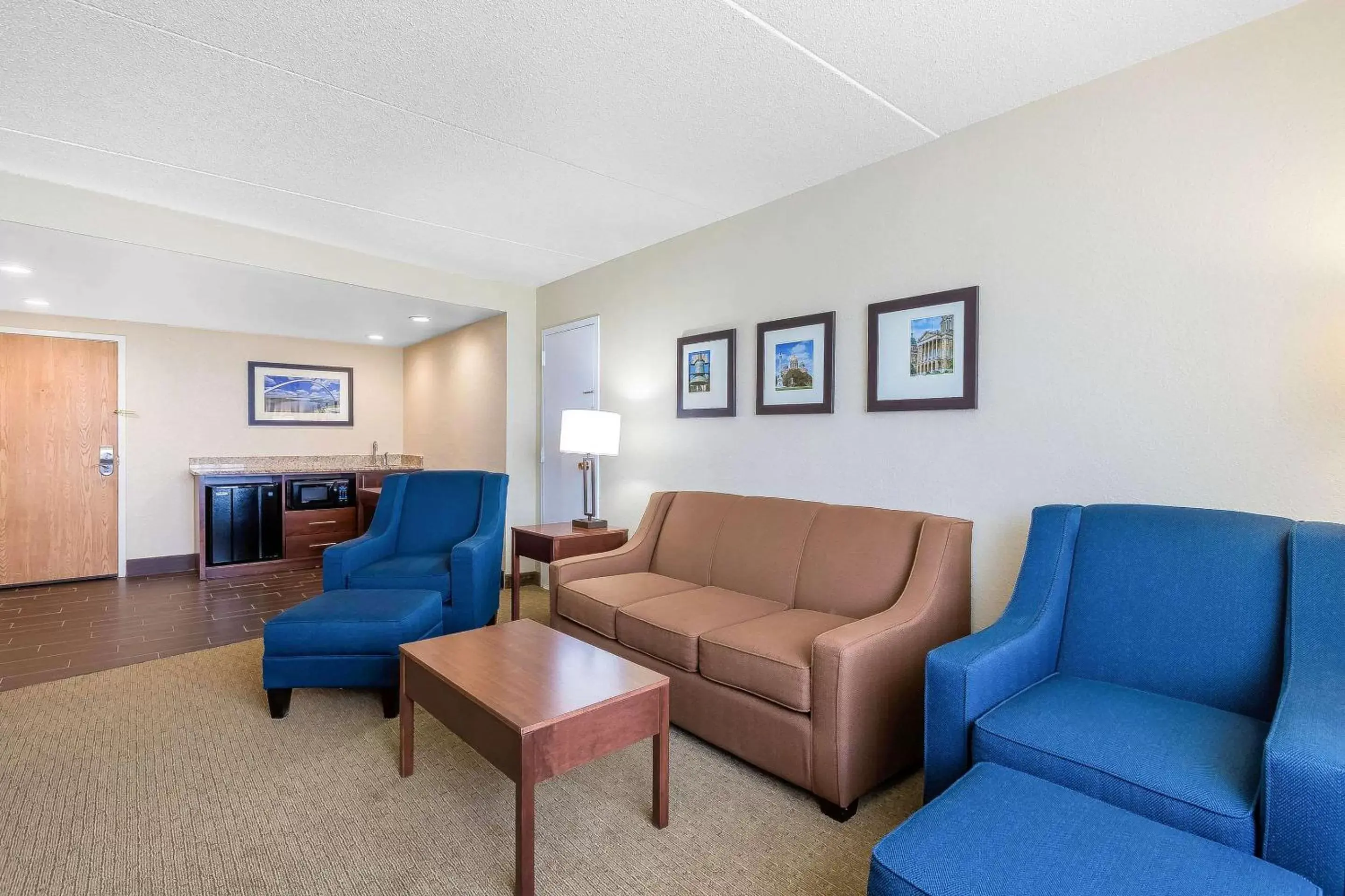 Photo of the whole room, Seating Area in Comfort Inn & Suites Event Center