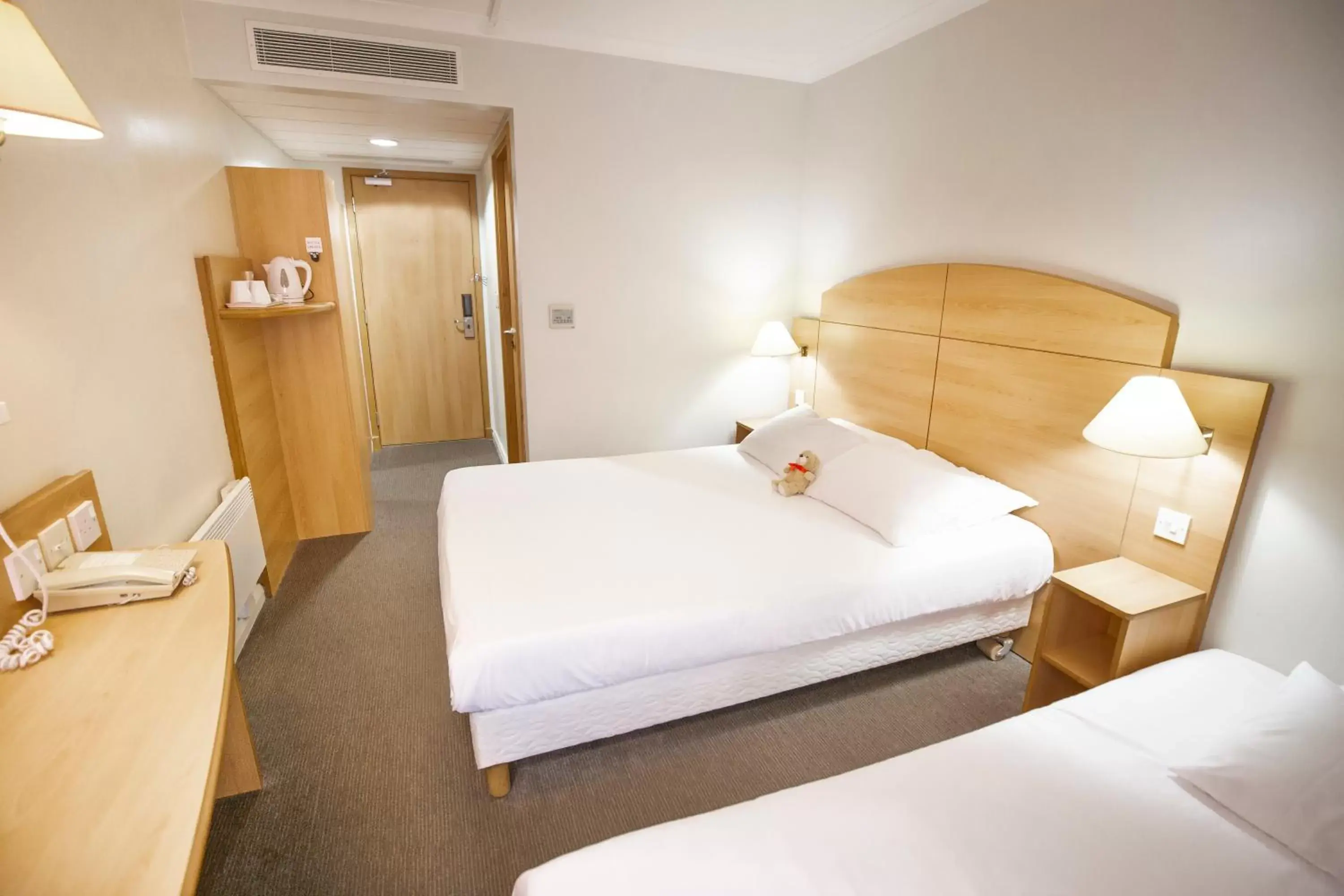 Bedroom, Bed in Campanile Hotel Glasgow SECC Hydro Bedroom, Bed in Campanile Hotel Glasgow SECC Hydro