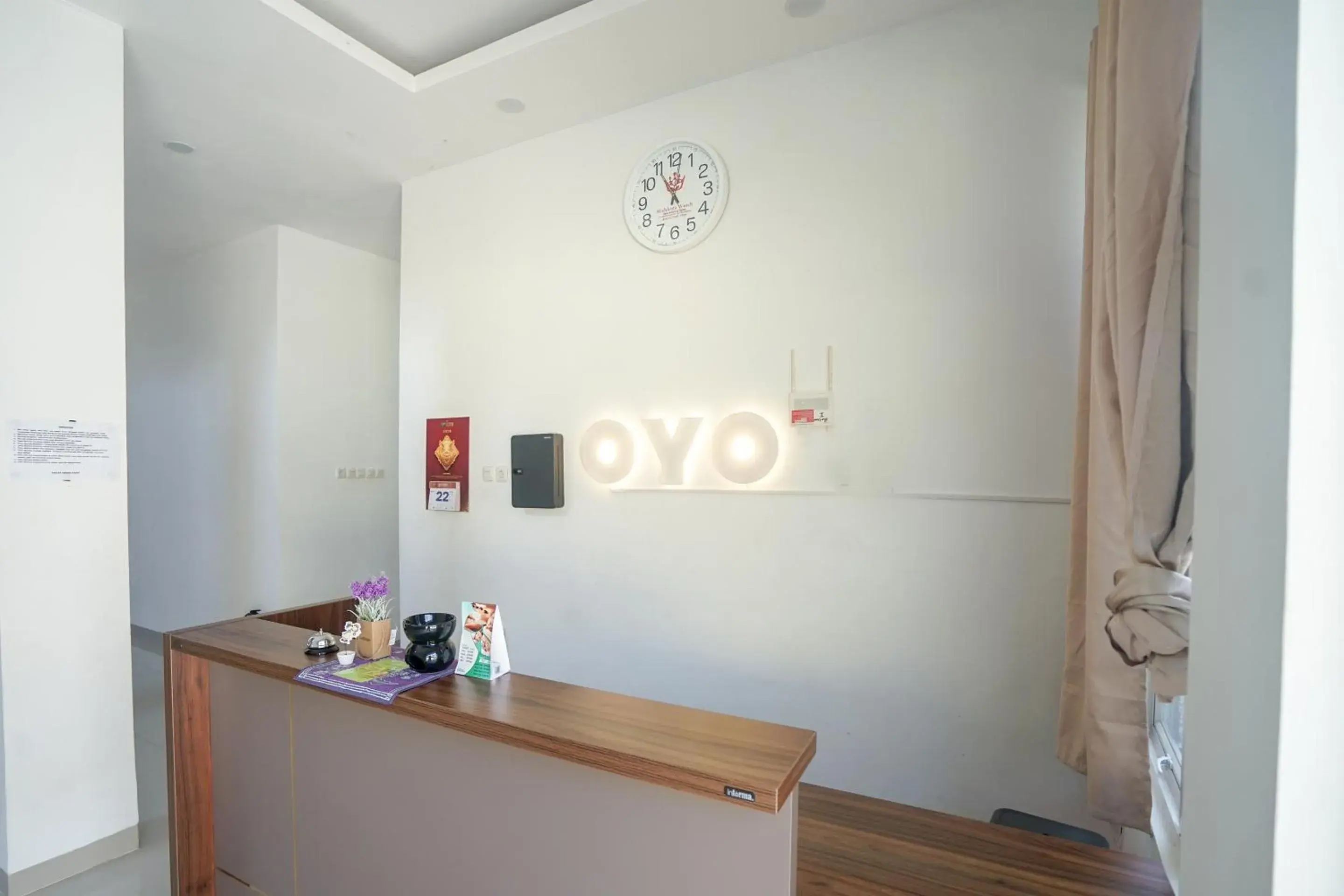 Lobby or reception in OYO 443 Hotel Barlian