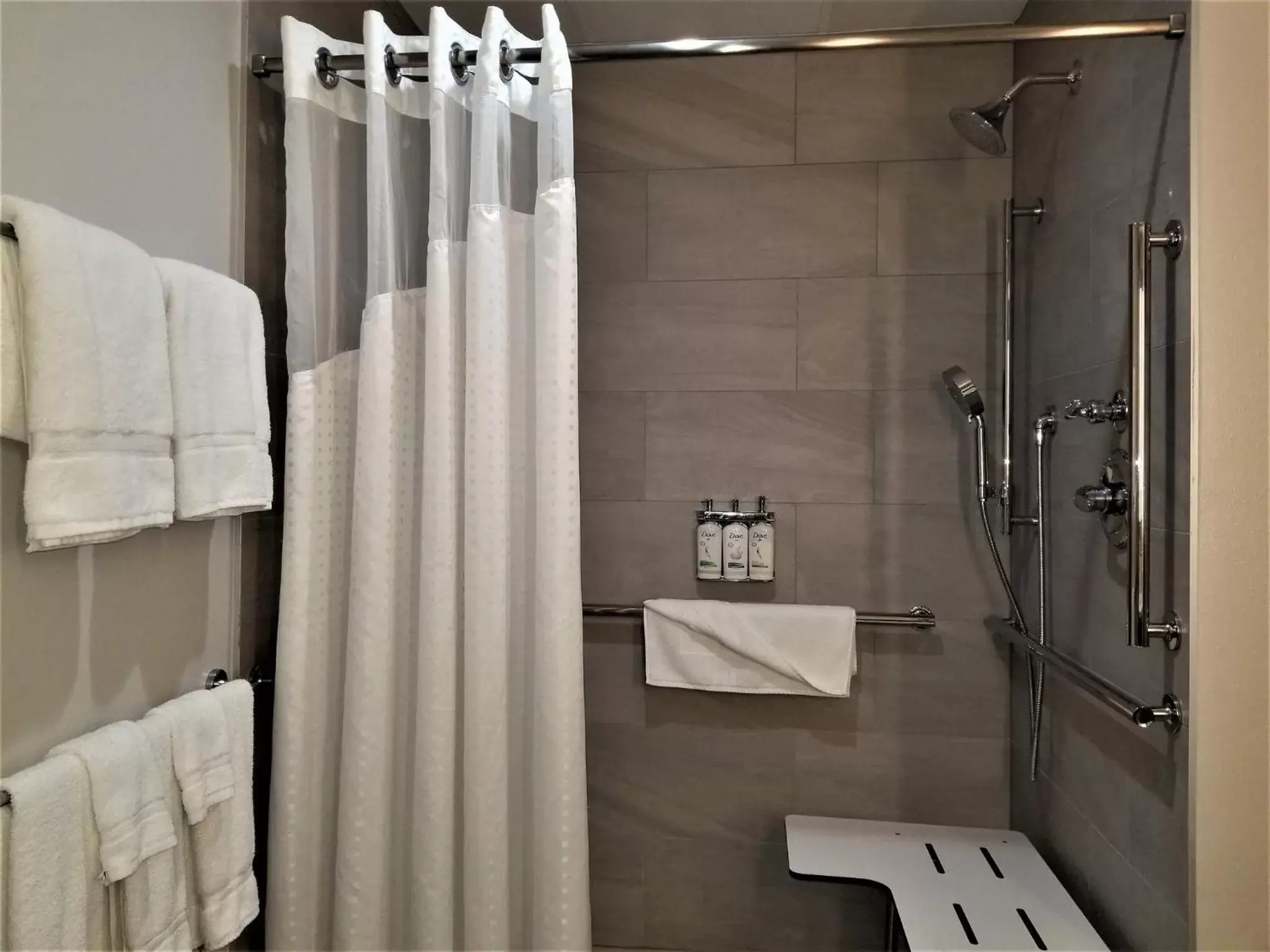 Photo of the whole room, Bathroom in Holiday Inn Express Apex - Raleigh, an IHG Hotel