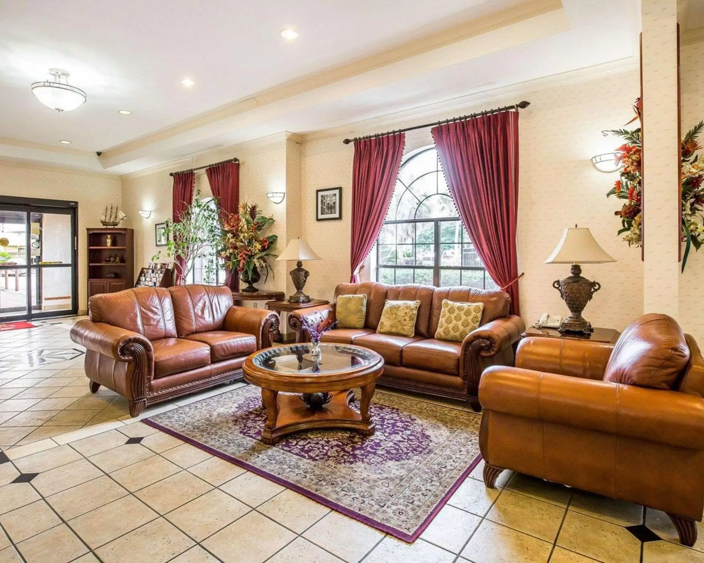 Lobby or reception, Seating Area in Econo Lodge Inn & Suites Beaumont