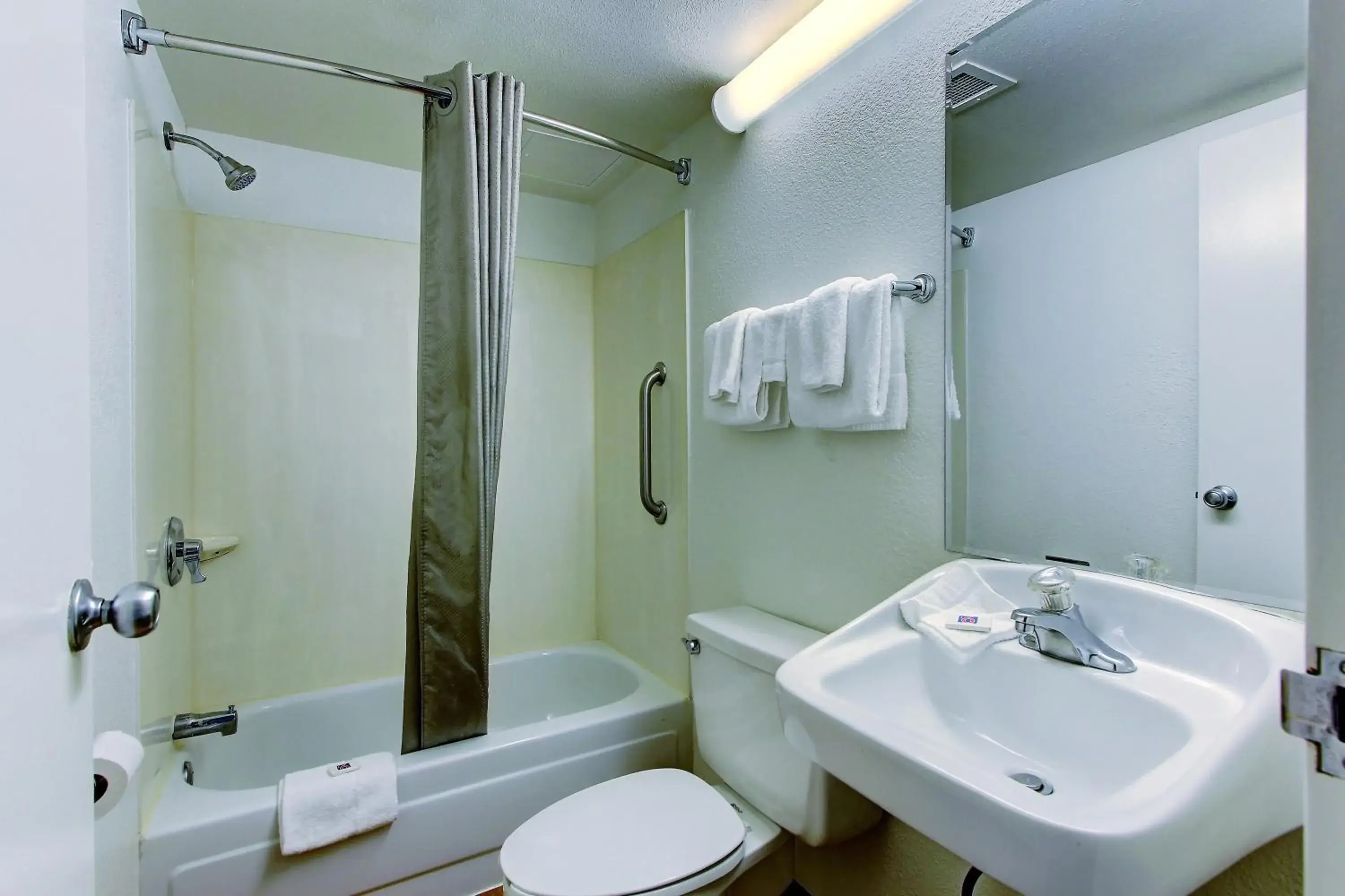 Bathroom in Motel 6-York, PA - North