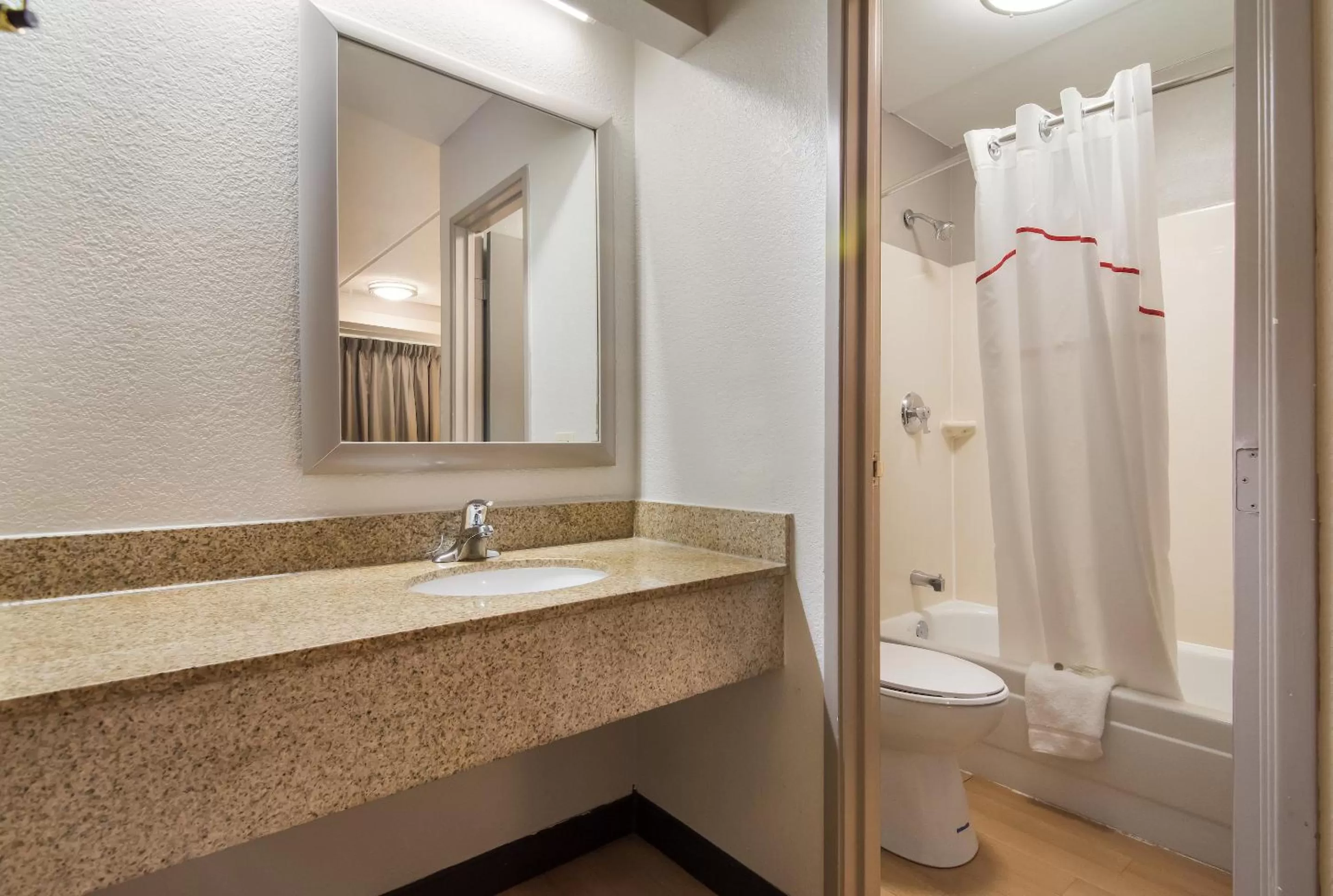 Bathroom in Red Roof Inn Durham - Triangle Park