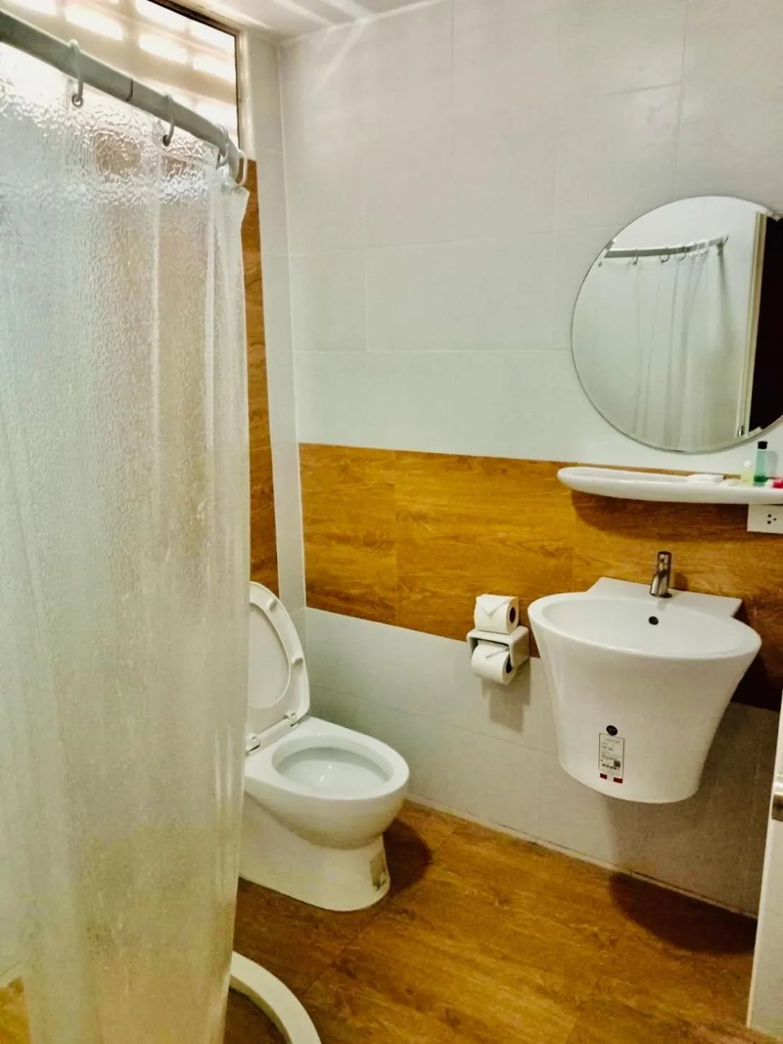 Bathroom in Garden Home Kata