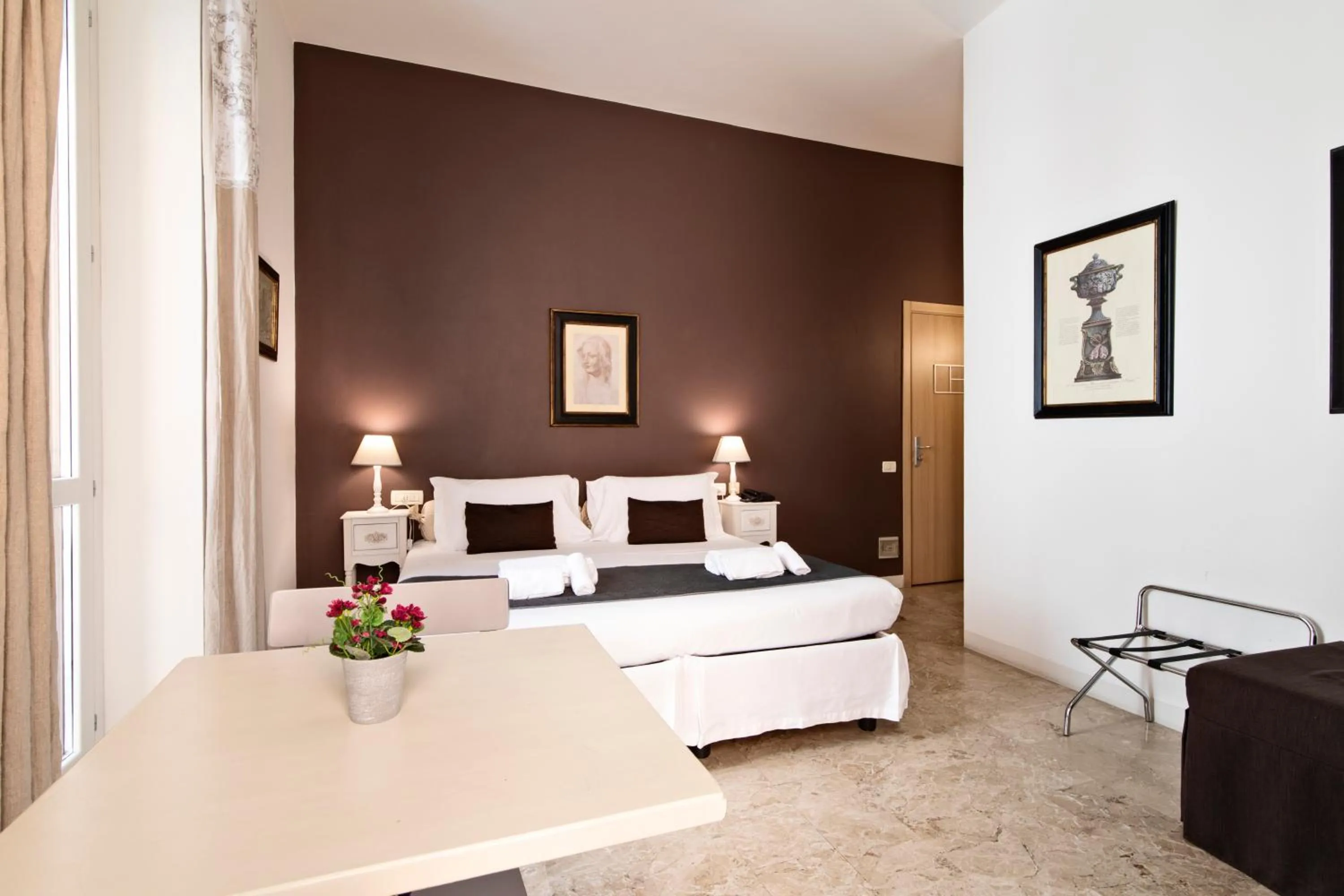 Bedroom, Bed in Hotel Broletto - Centro Storico