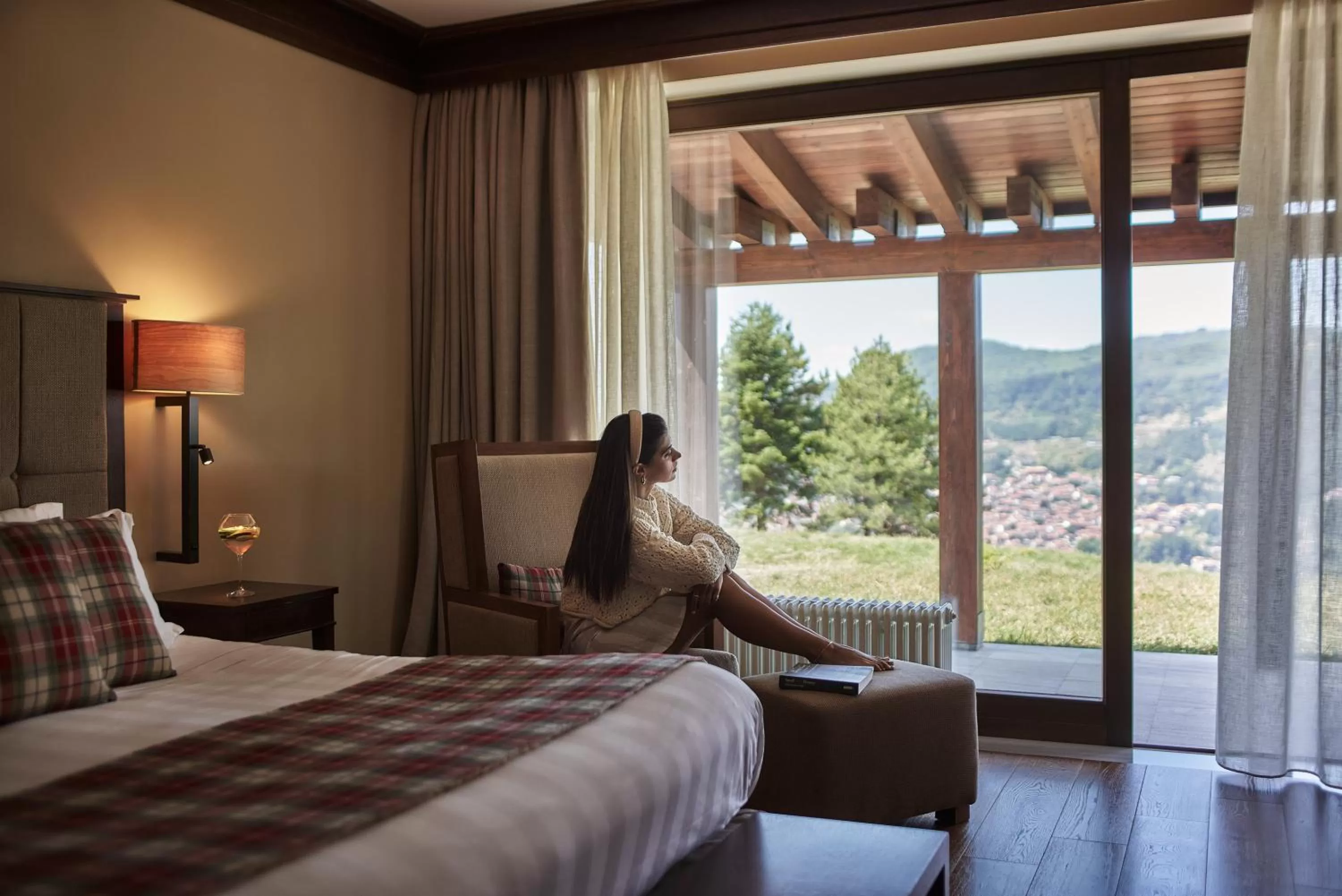 People, Bed in Grand Forest Metsovo - Leading Hotels of the World