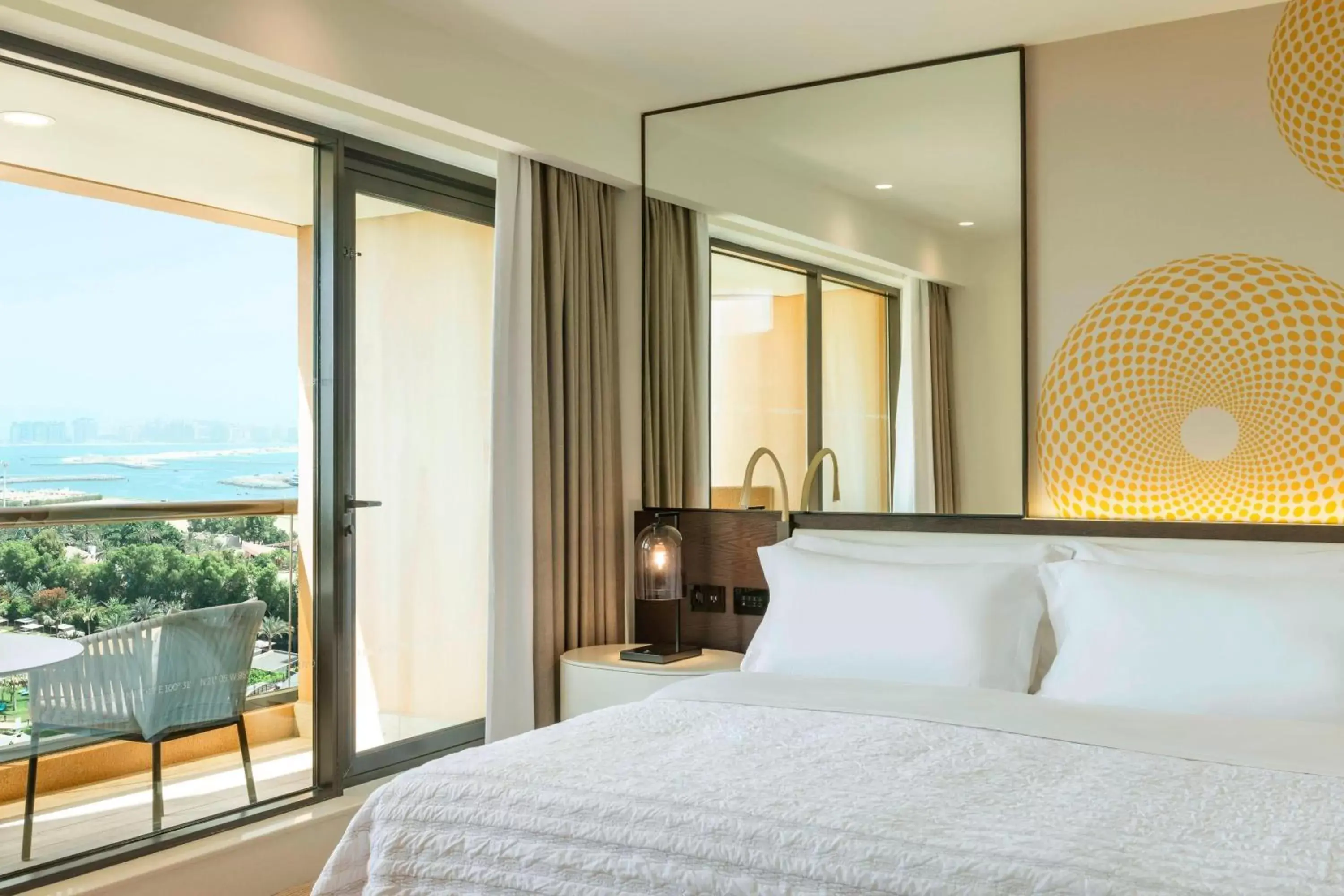 Bedroom, Bed in Le Royal Meridien Beach Resort & Spa Dubai