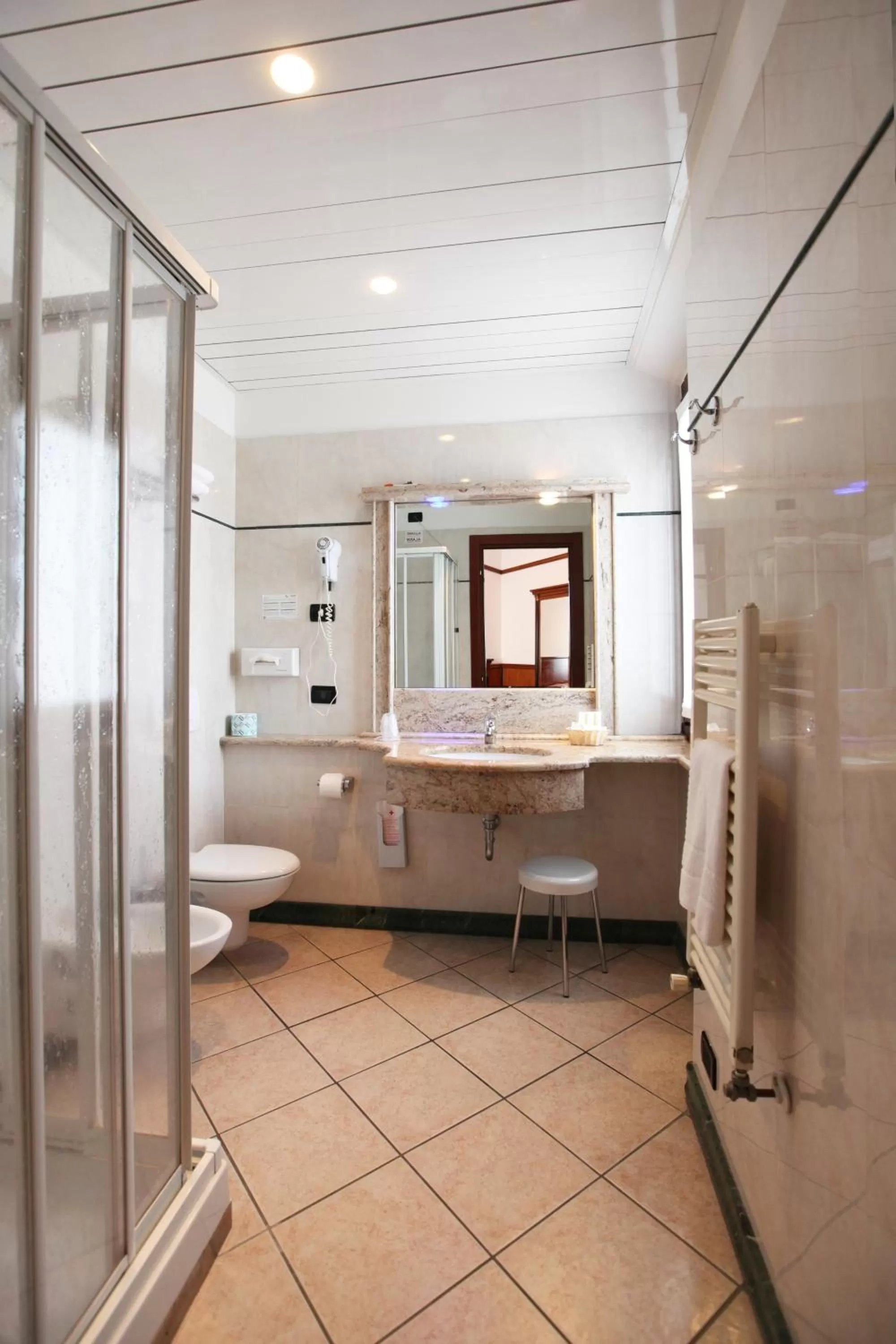 Bathroom in Hotel Ungheria Varese 1946