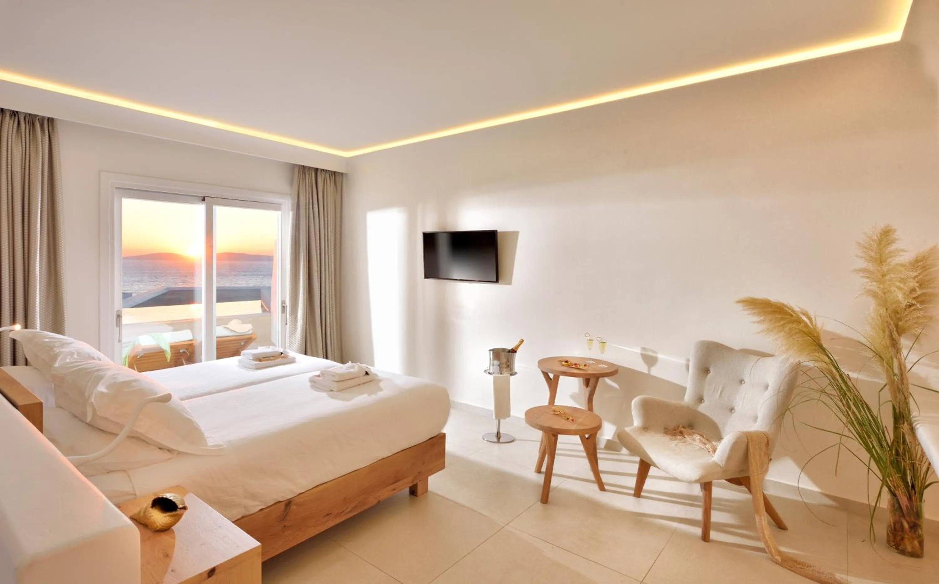 Photo of the whole room, Bed in Anax Resort and Spa