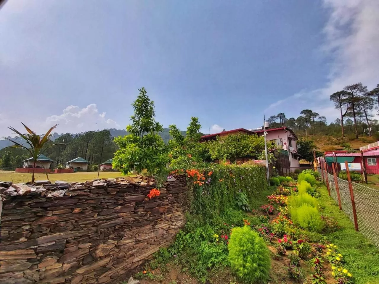 Facade/entrance in Samskara & Samsara