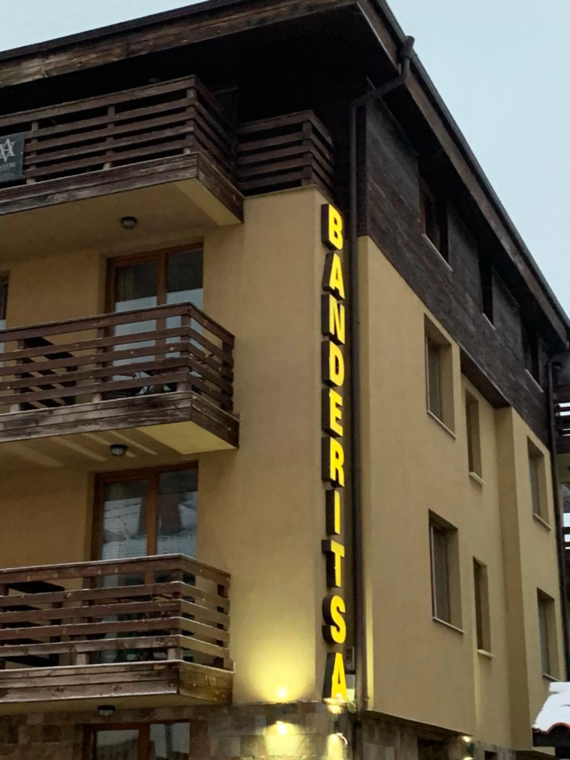 Property Building in StayInn Banderitsa Apartments with kitchen & BBQ