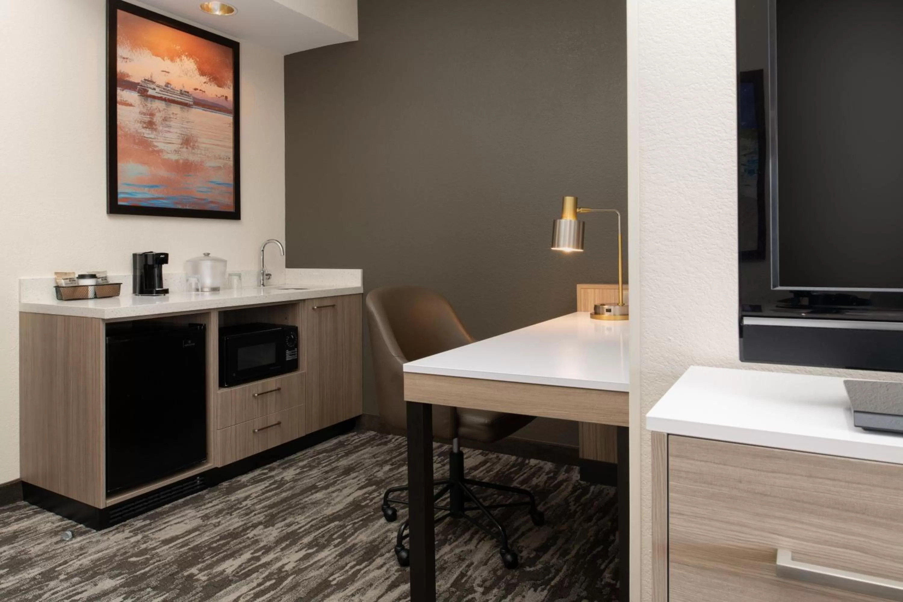 Kitchen or kitchenette in SpringHill Suites Seattle Downtown, South Lake Union