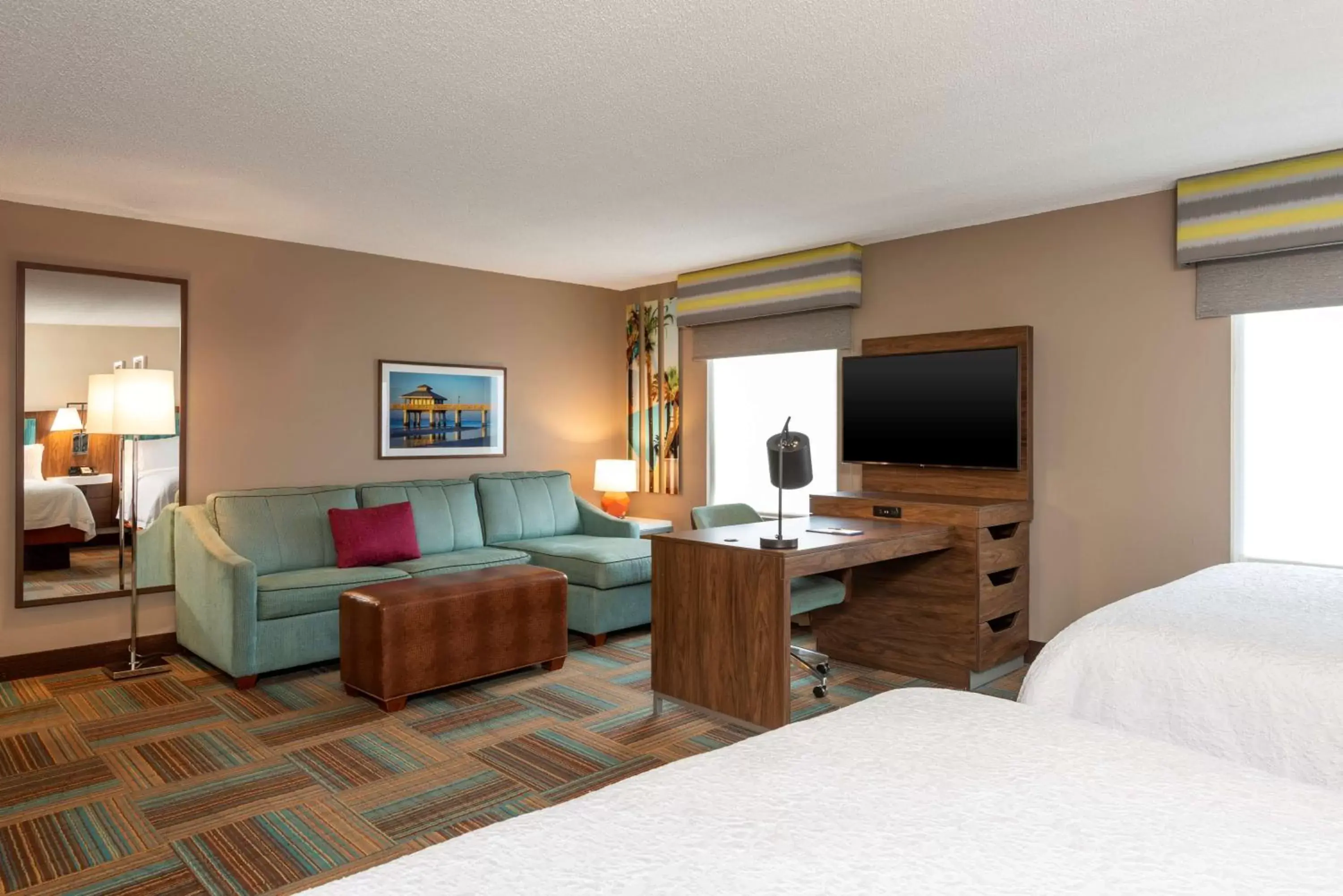 Bedroom, Seating Area in Hampton Inn & Suites Fort Myers-Colonial Boulevard