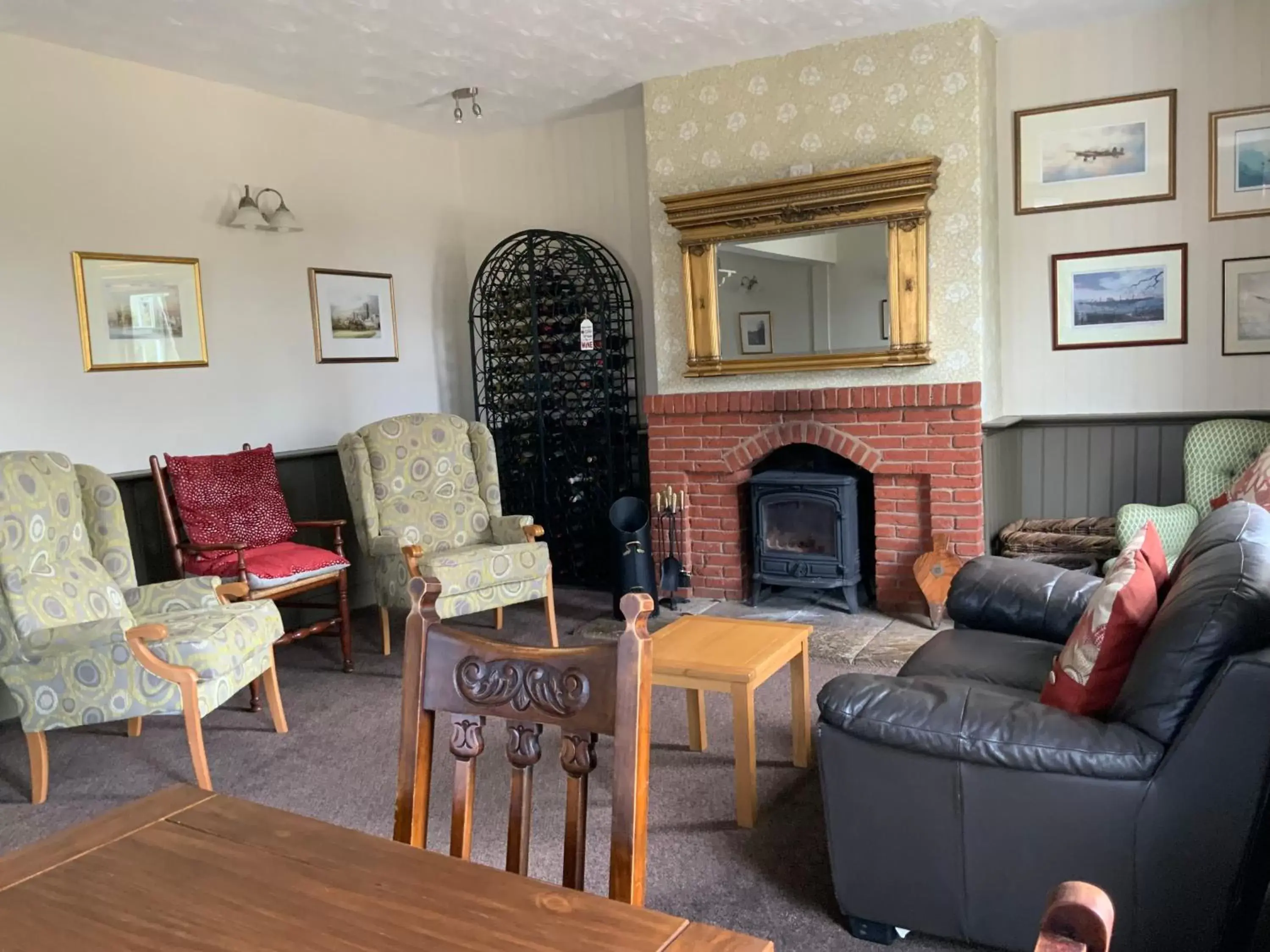 Lounge or bar, Seating Area in The Red Lion Inn