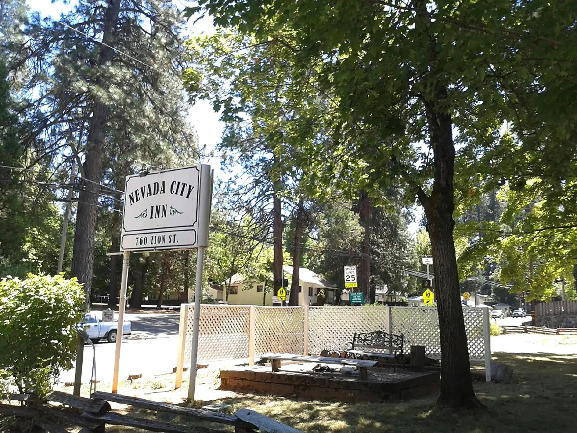 Facade/entrance, Patio/Outdoor Area in Nevada City Inn