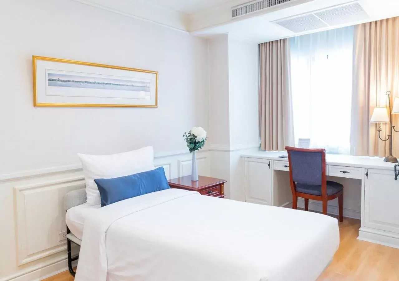 One Bedroom Executive Suite (3 People) in Centre Point Sukhumvit 10 - SHA Extra Plus One Bedroom Executive Suite (3 People) in Centre Point Sukhumvit 10 - SHA Extra Plus