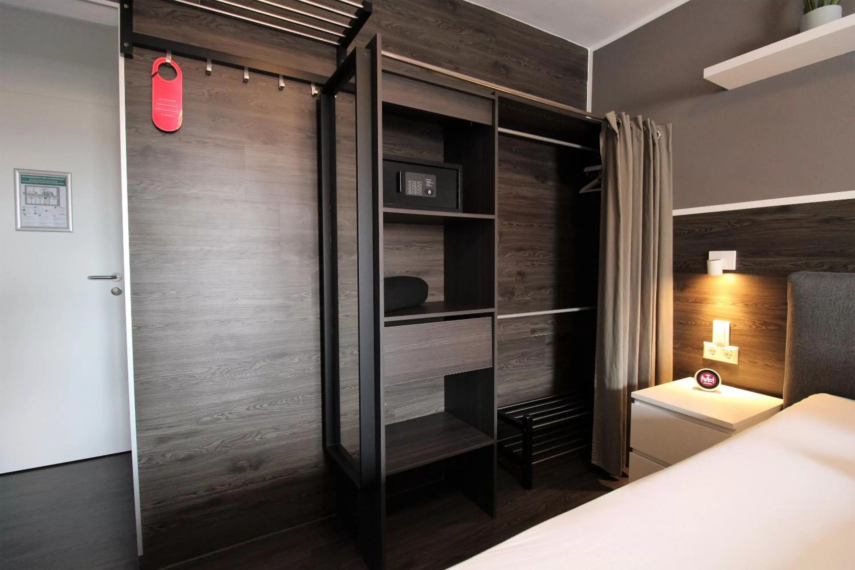 Photo of the whole room, Bed in MY HOME Hotel Lamm Rottweil "Smart Home"