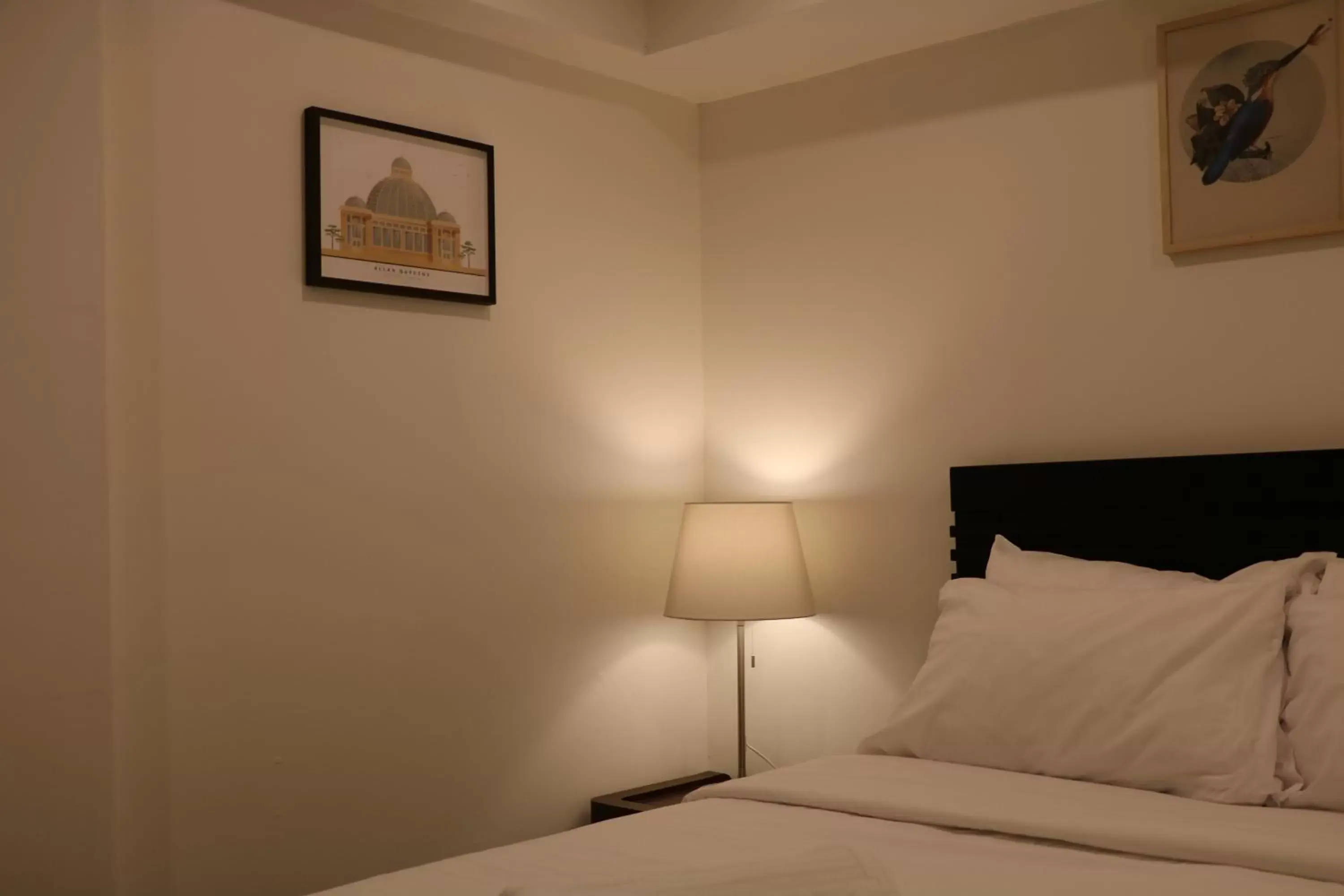 Bedroom, Bed in Pembroke Inn