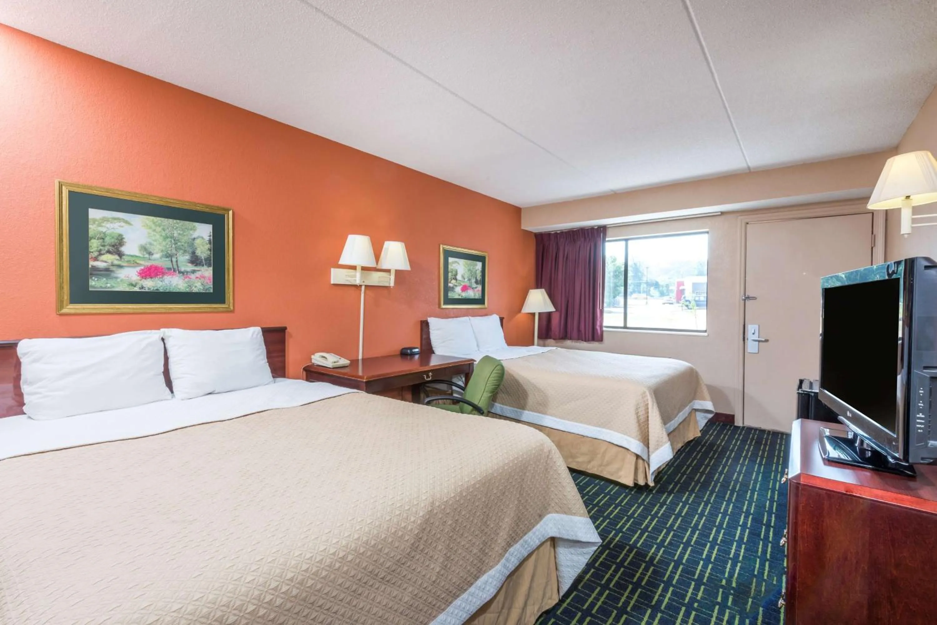 Photo of the whole room in Days Inn by Wyndham Pittsburgh-Harmarville