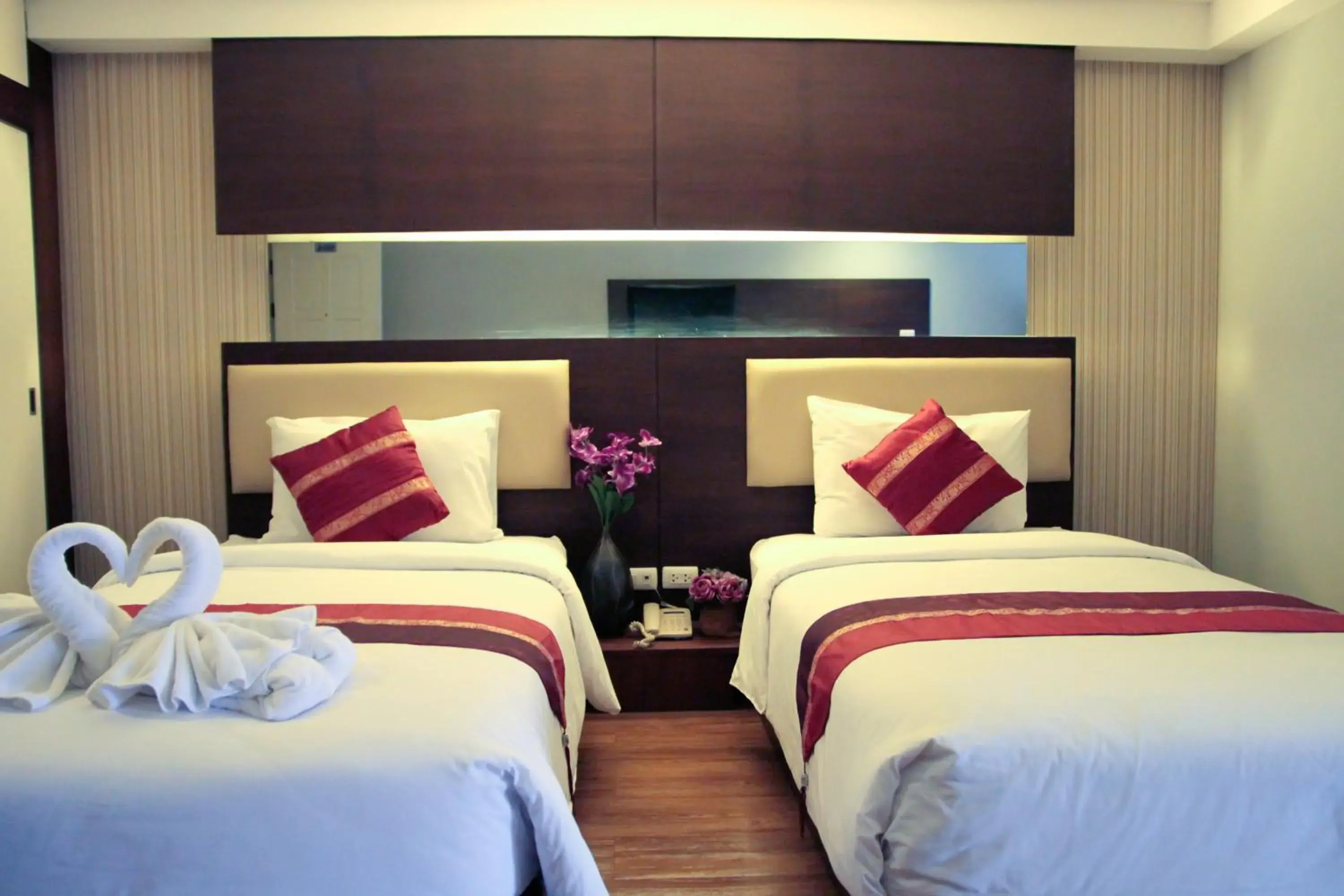 Bedroom, Bed in Tara Garden Hotel