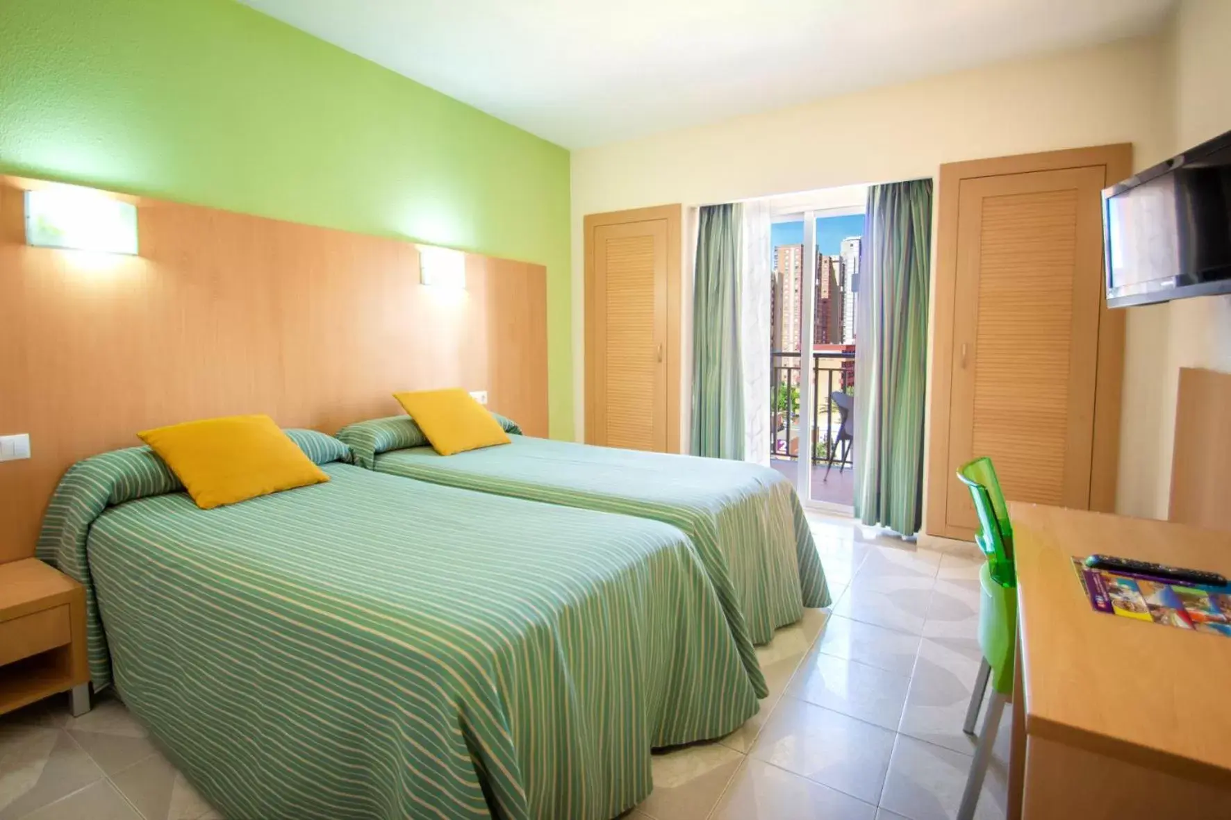 Double or Twin Room (4 Adults) in Hotel Servigroup Pueblo Benidorm