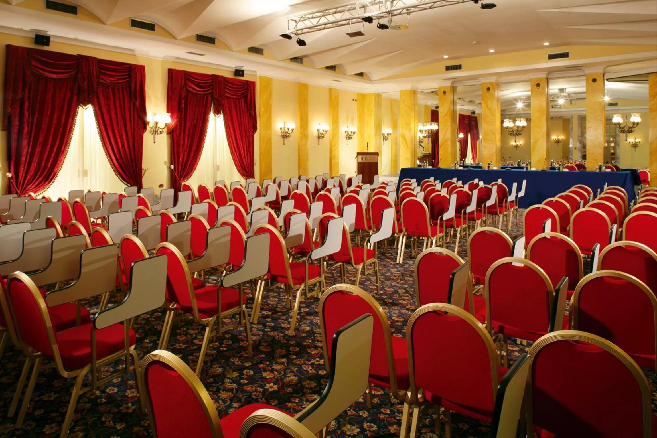 Business facilities in Bettoja Hotel Massimo d'Azeglio