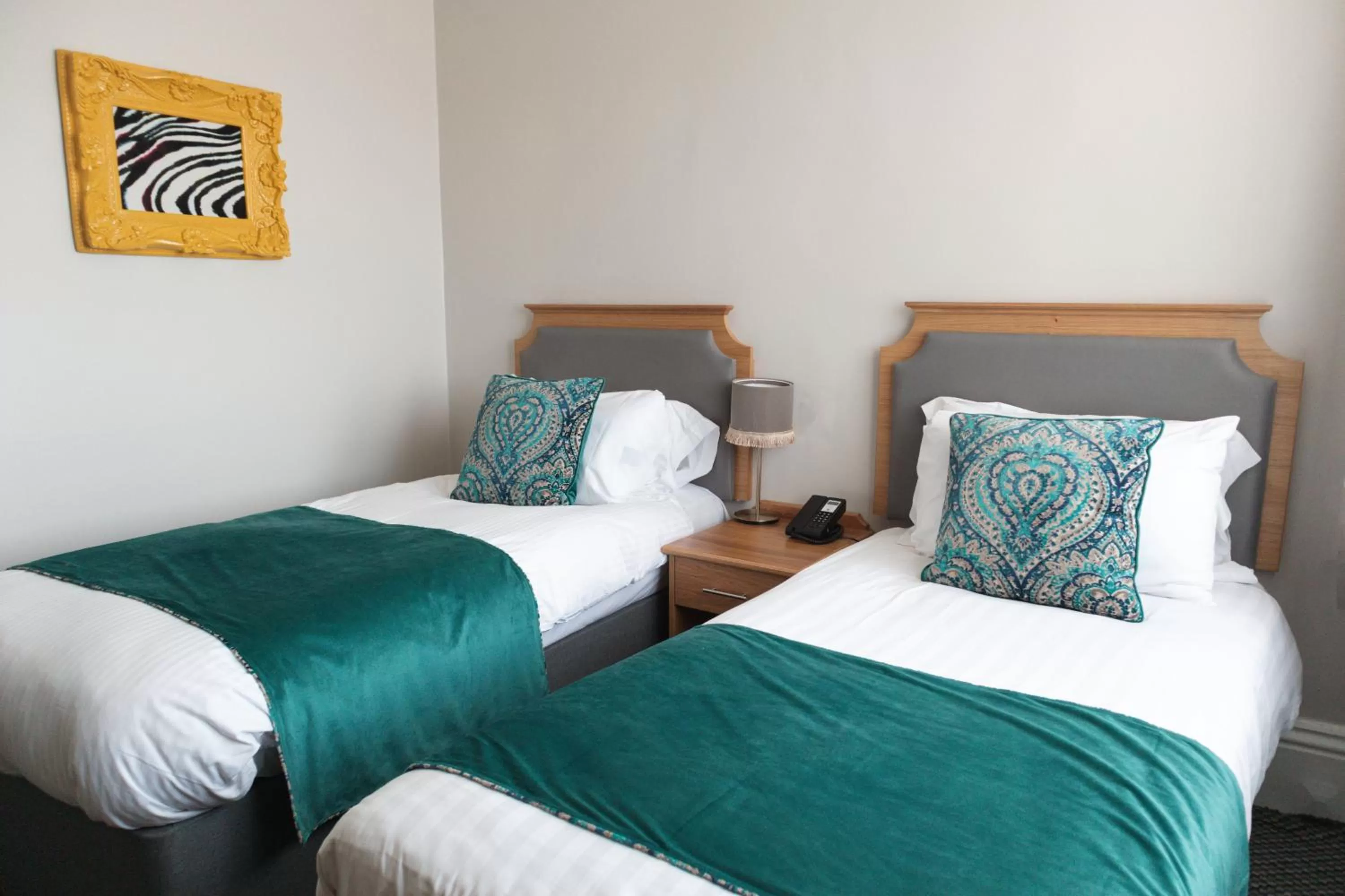 Photo of the whole room, Bed in The Royal Kings Arms