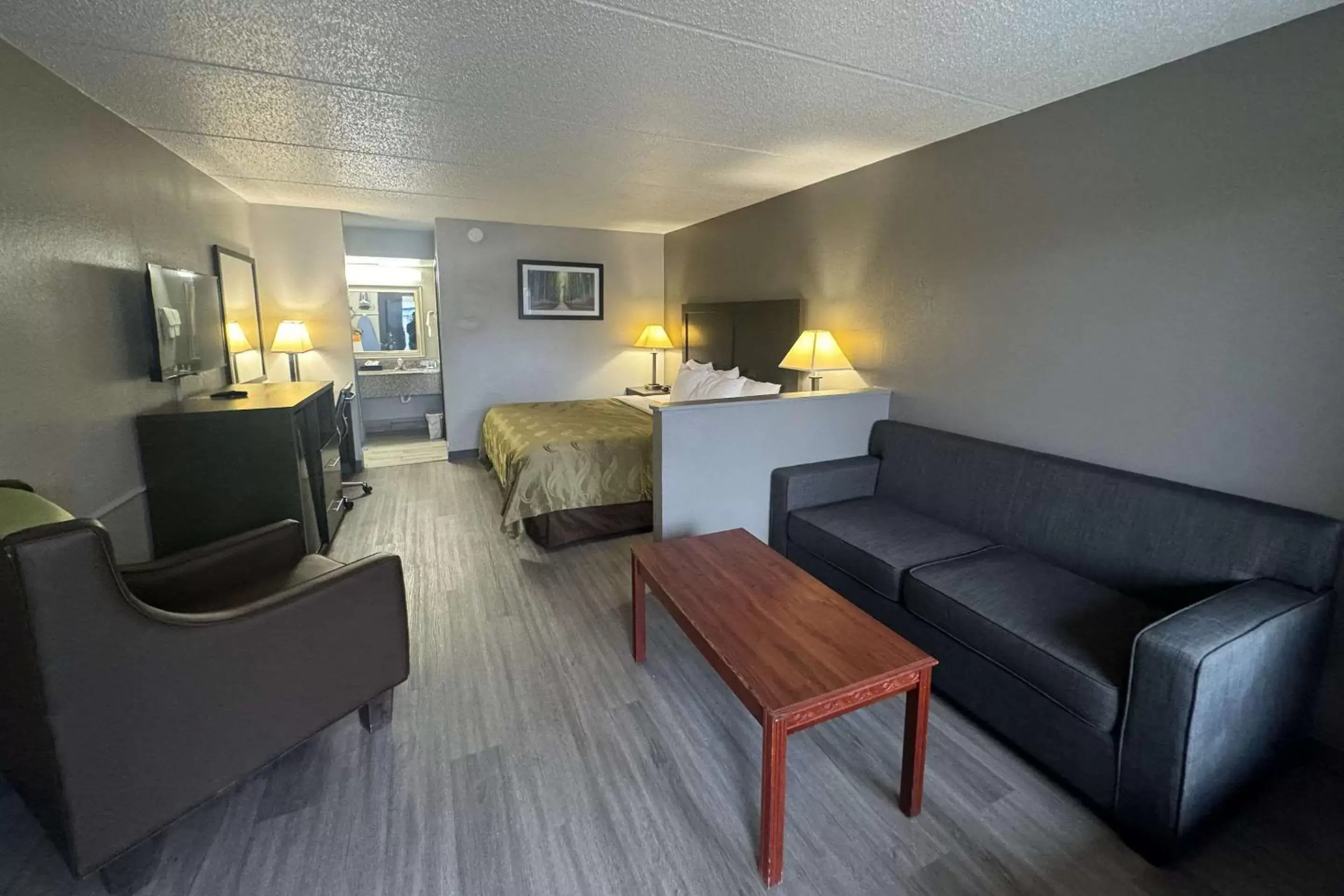 Bedroom, Seating Area in Quality Inn Simpsonville-Greenville