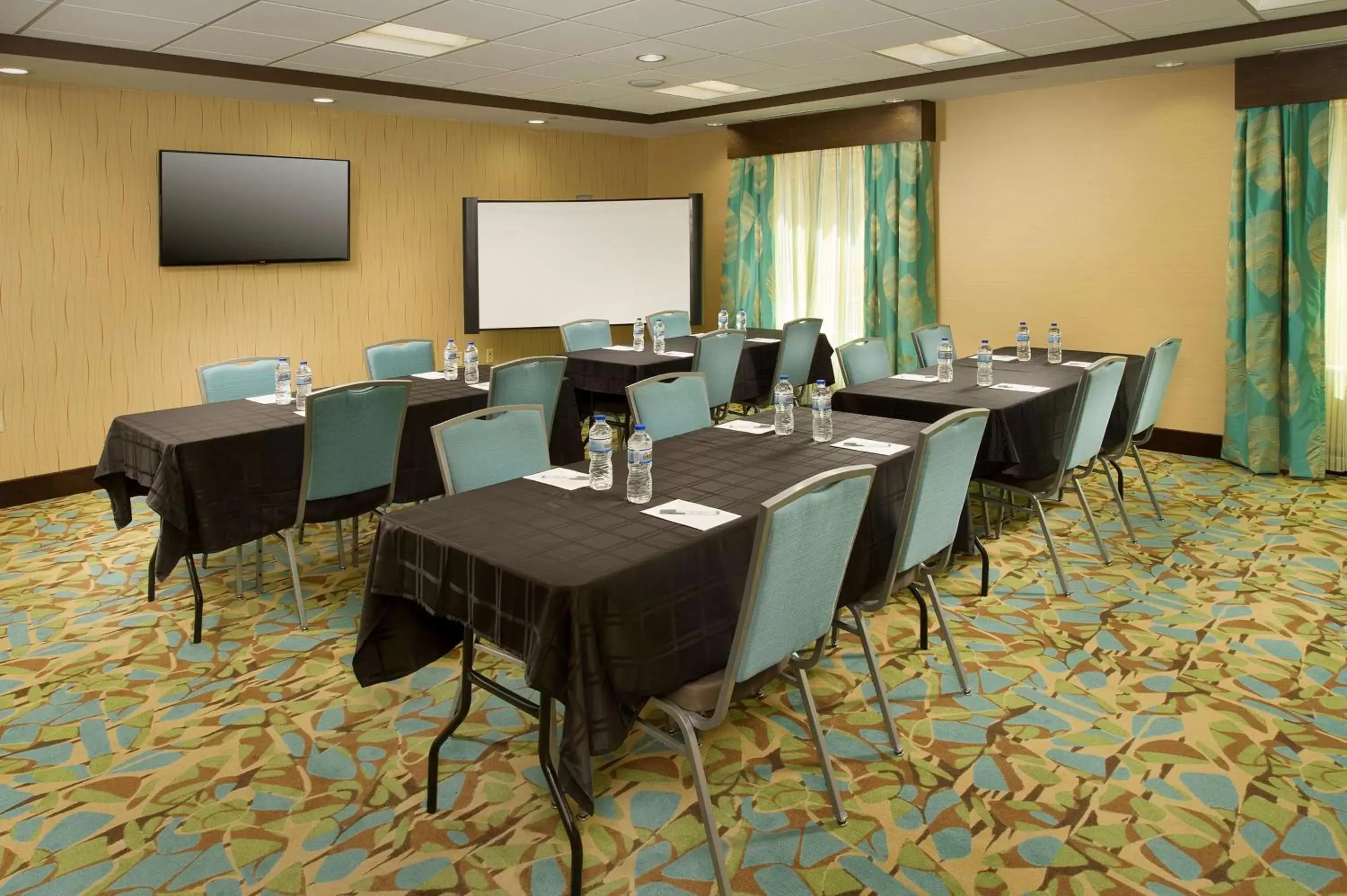 Meeting/conference room in Hampton Inn Lake Charles