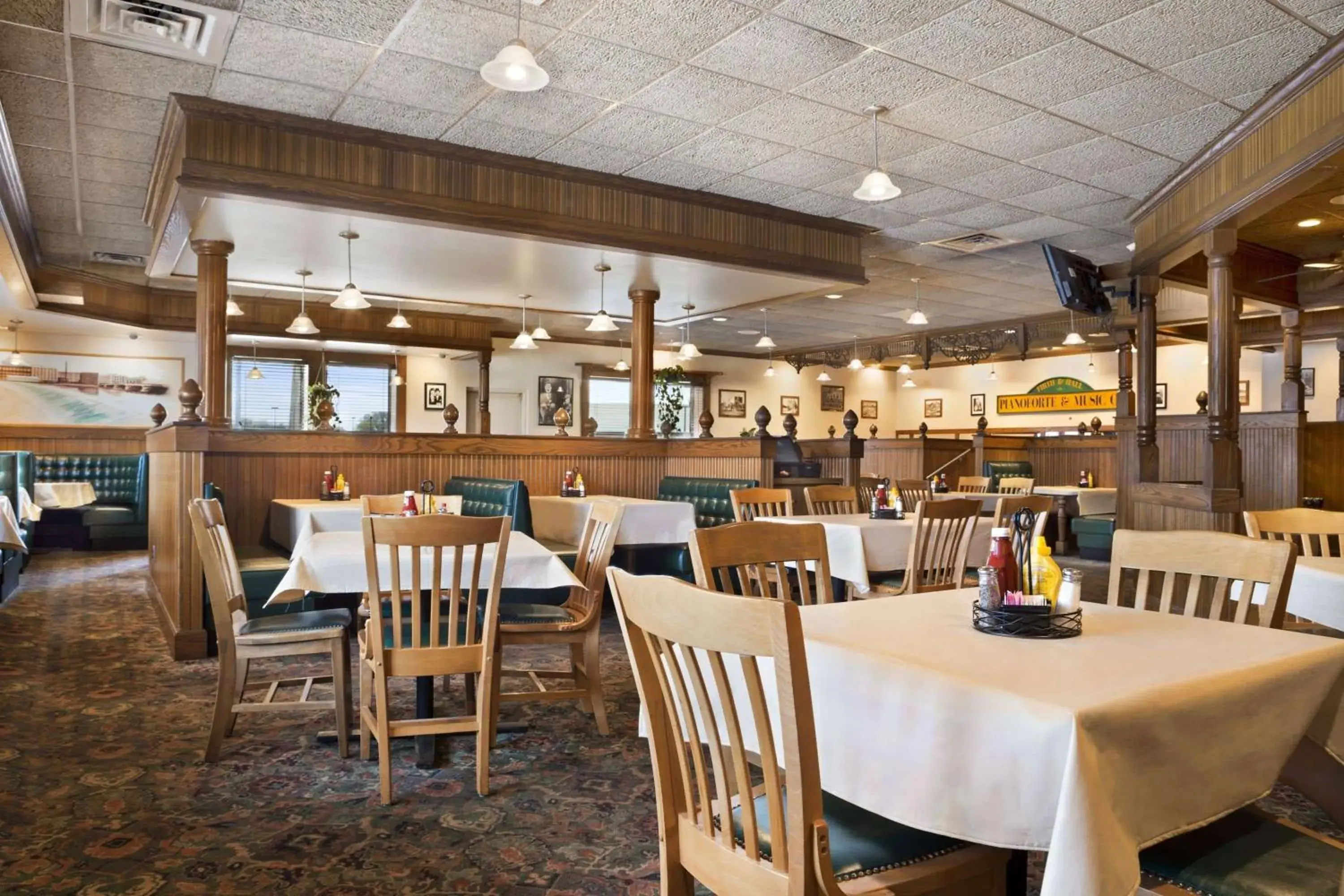 Restaurant/Places to Eat in Days Inn by Wyndham Rock Falls