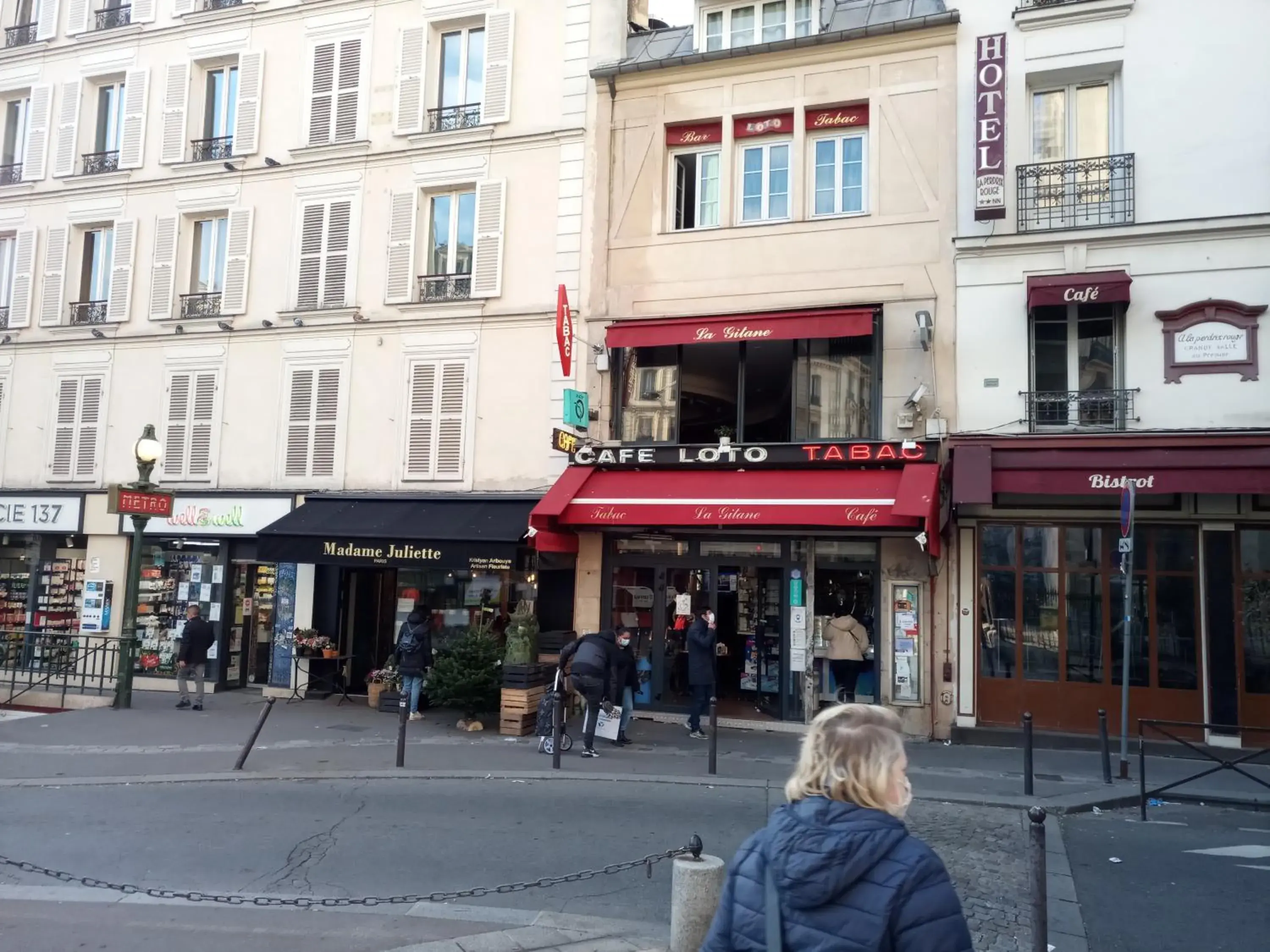 Shopping Area in Hôtel De La Perdrix Rouge